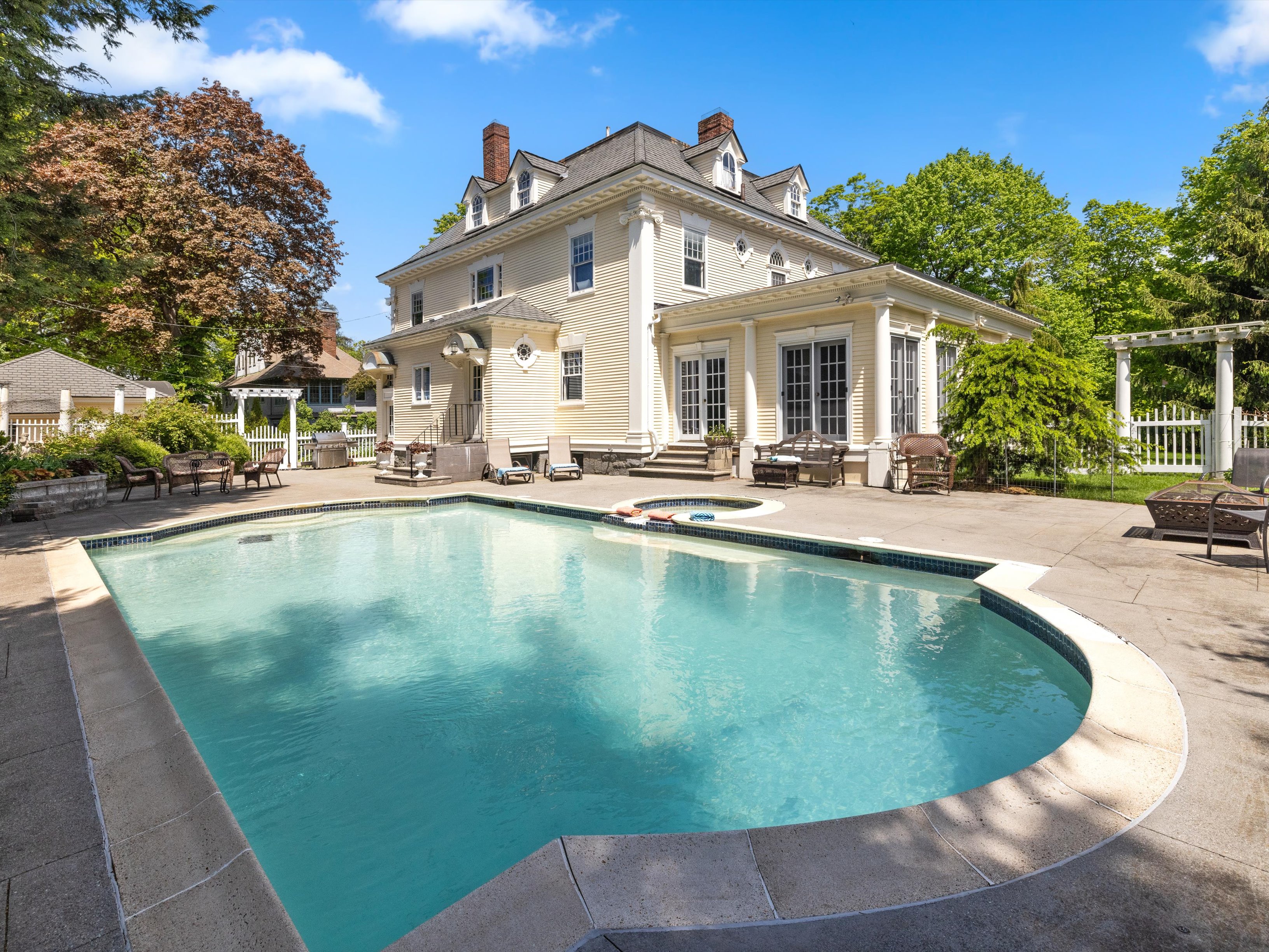  An Unrivaled Richmond Heights Masterpiece: ?The George Gabriel House? - 物件實景