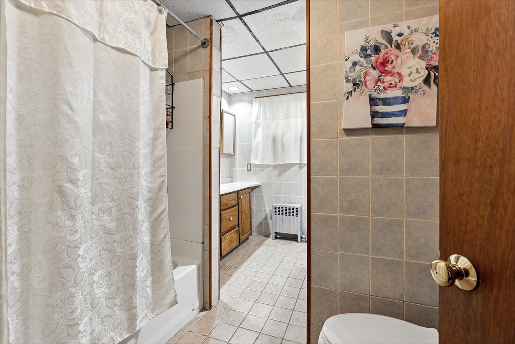 Worcester, Massachusetts, 01603, United States, 9 Bedrooms Bedrooms, ,3 BathroomsBathrooms,Residential,For Sale,1927945