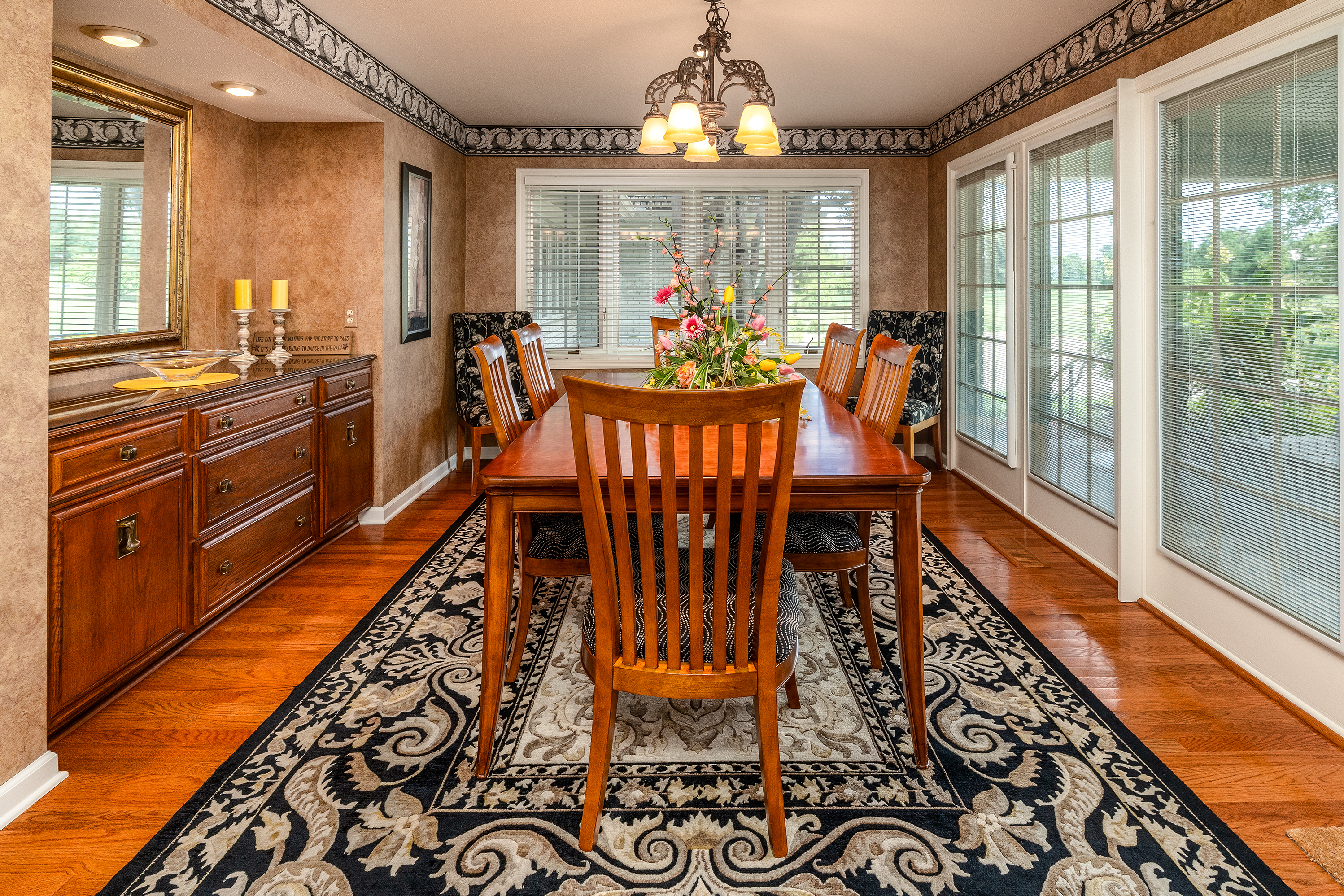 Marion, Illinois, 62959, United States, 7 Bedrooms Bedrooms, ,7 BathroomsBathrooms,Residential,For Sale,1979062