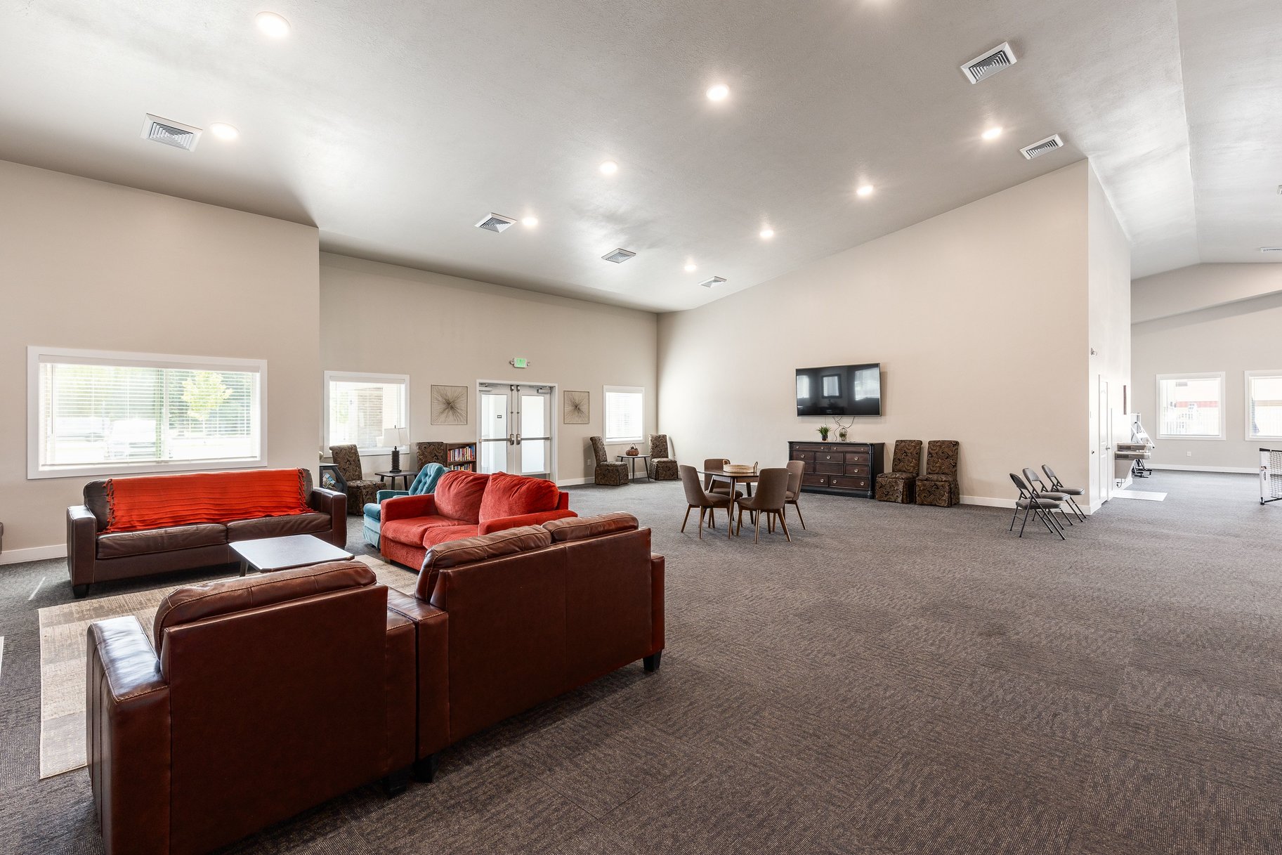  Fantastic 4 Bedroom Home in 55+ Community in Mapleton - 物件實景