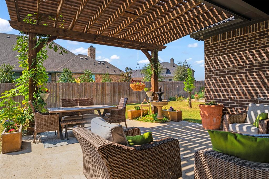 Ovilla, Texas, 75154, United States, 4 Bedrooms Bedrooms, ,4 BathroomsBathrooms,Residential,For Sale,1976541