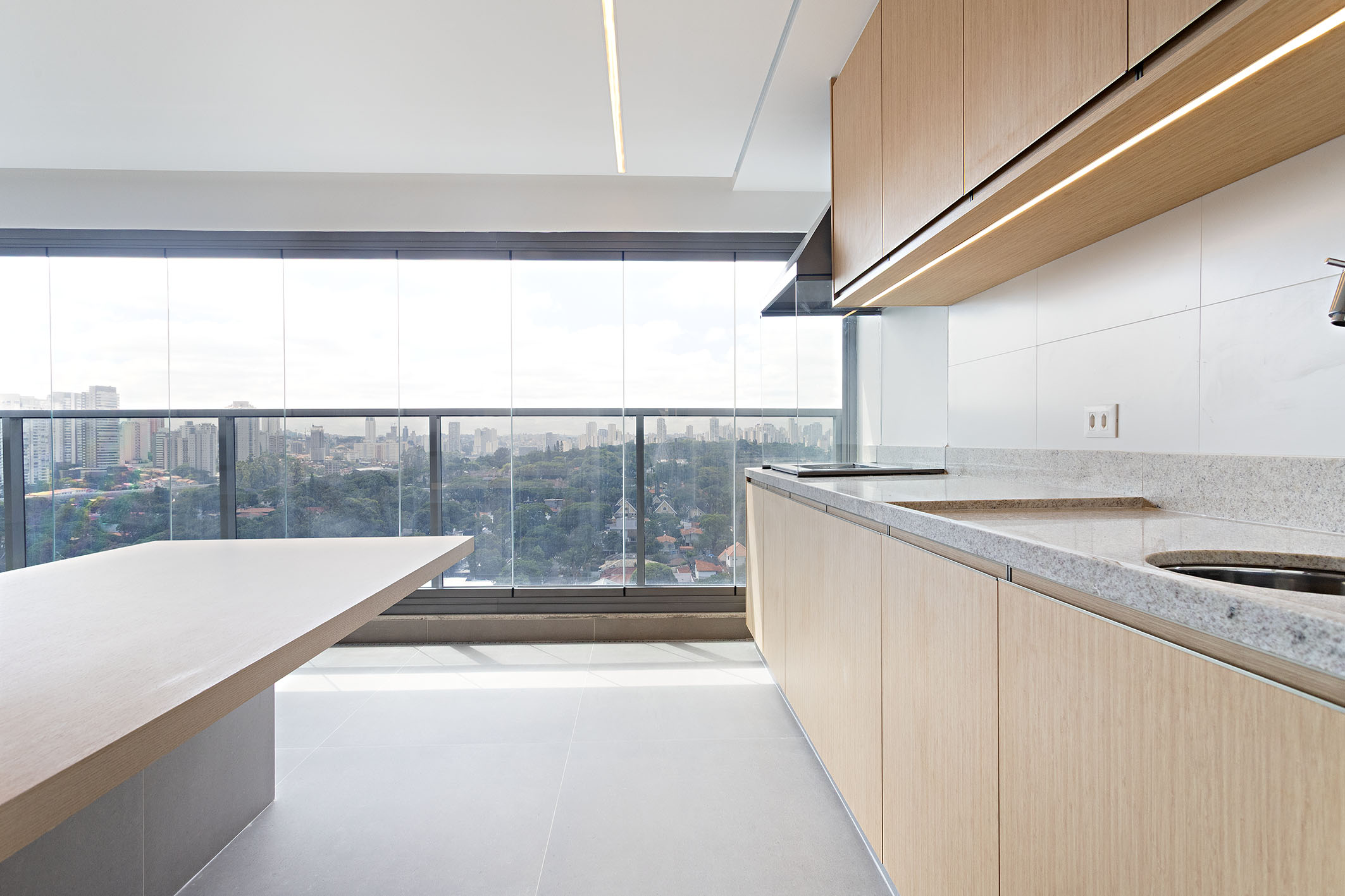  Apartment with permanent green views and tailored interior finishes - 物件實景