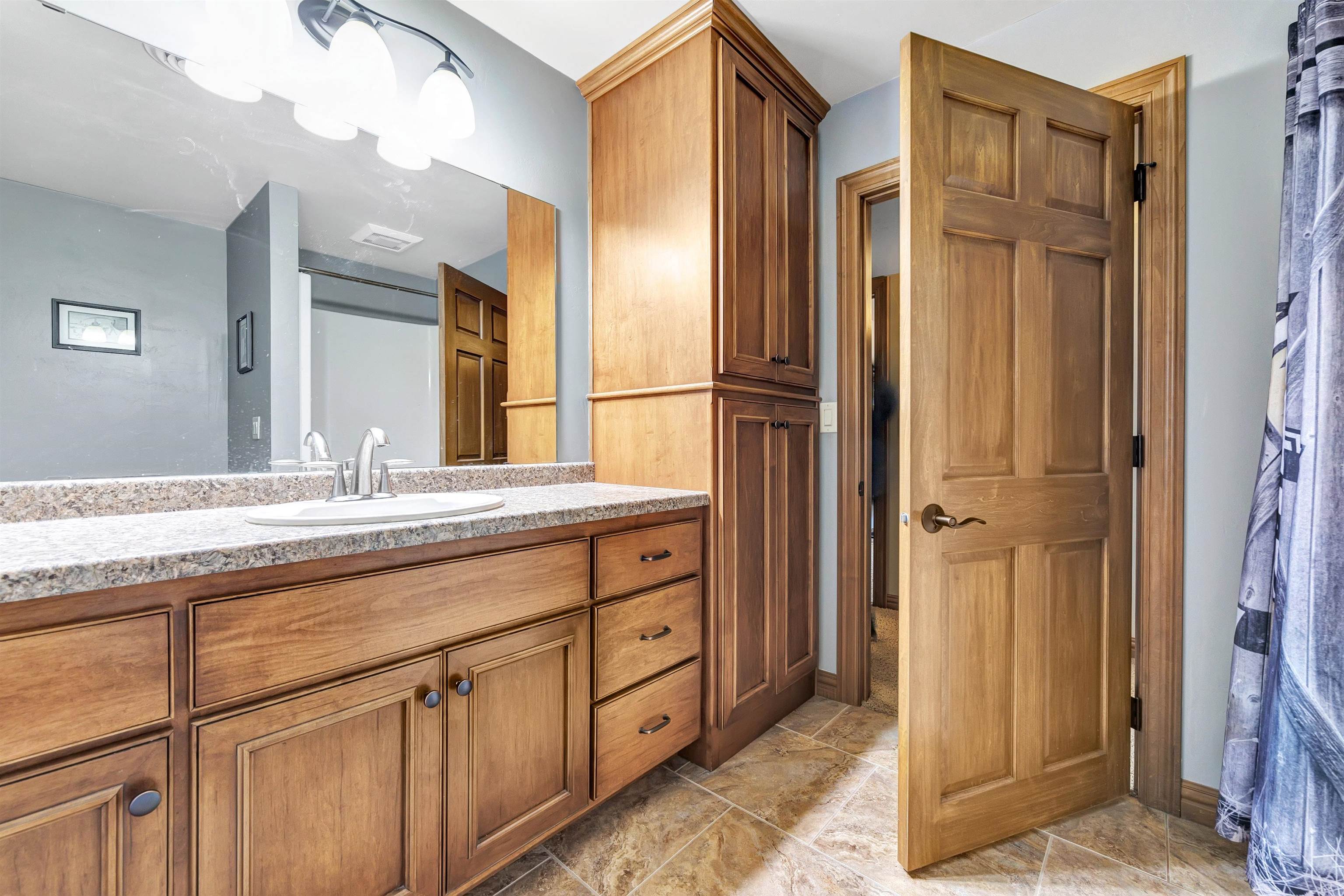 GREEN BAY, Wisconsin, 54313, United States, 5 Bedrooms Bedrooms, ,4 BathroomsBathrooms,Residential,For Sale,1911640