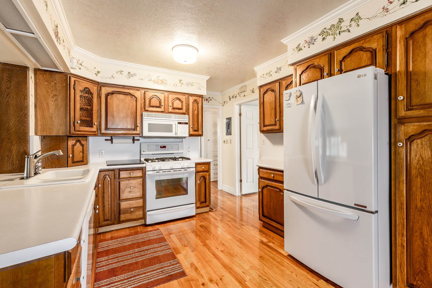  Single Level Living opportunity in the heart of Millcreek - 物件實景