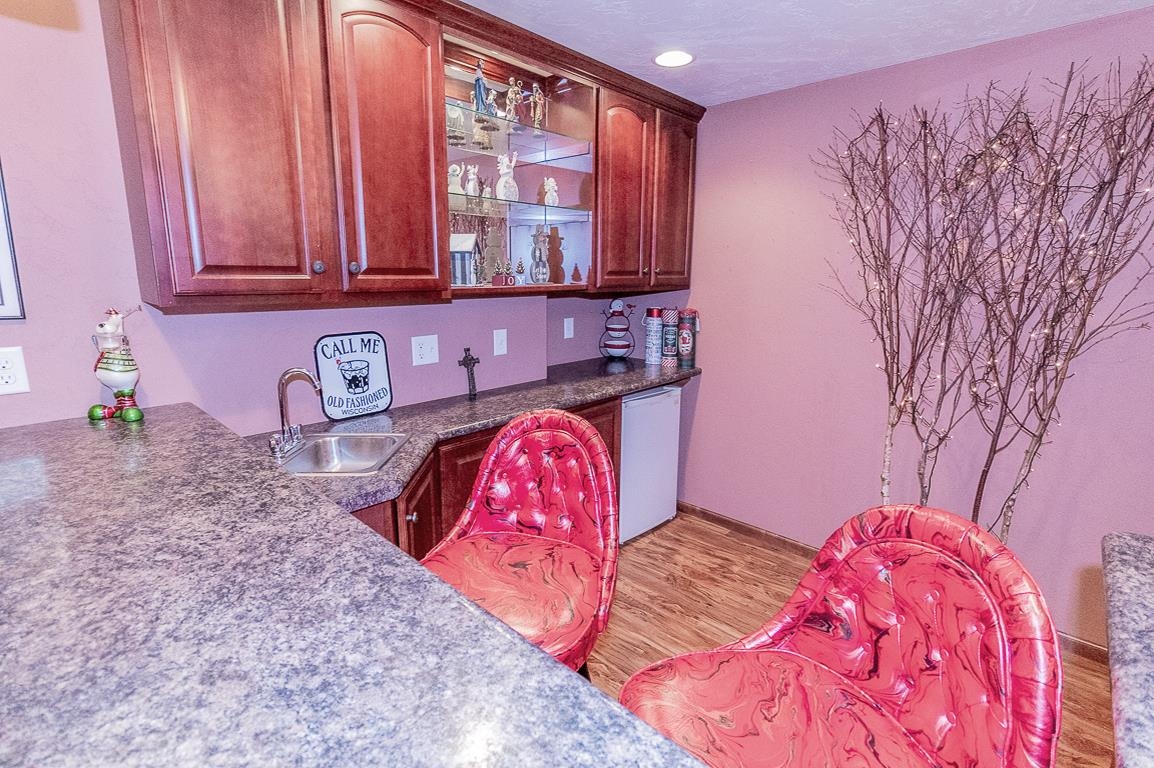 New London, Wisconsin, 54961-8857, United States, 4 Bedrooms Bedrooms, ,4 BathroomsBathrooms,Residential,For Sale,2001494