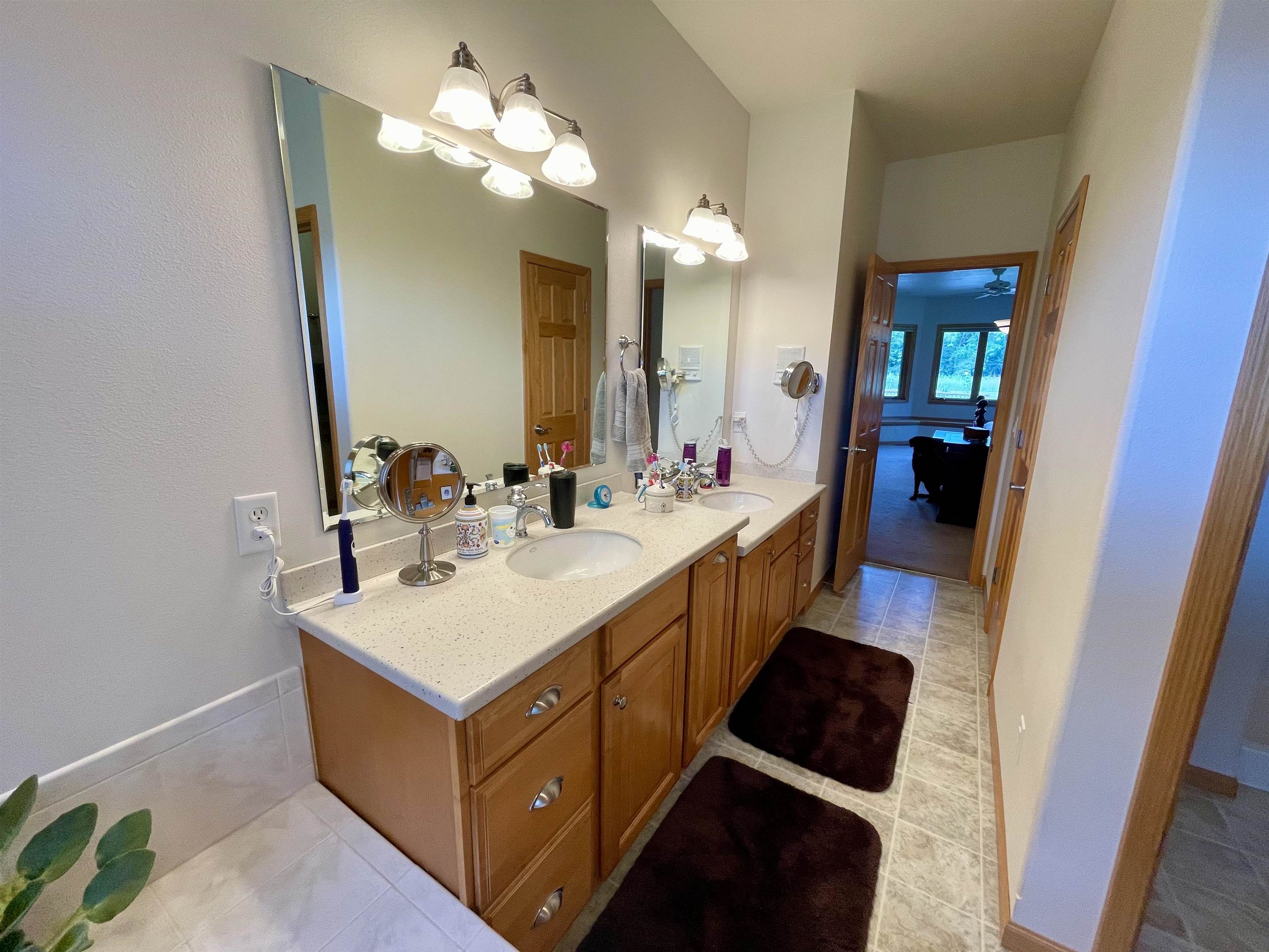 Janesville, Wisconsin, 53545, United States, 5 Bedrooms Bedrooms, ,4 BathroomsBathrooms,Residential,For Sale,1921861