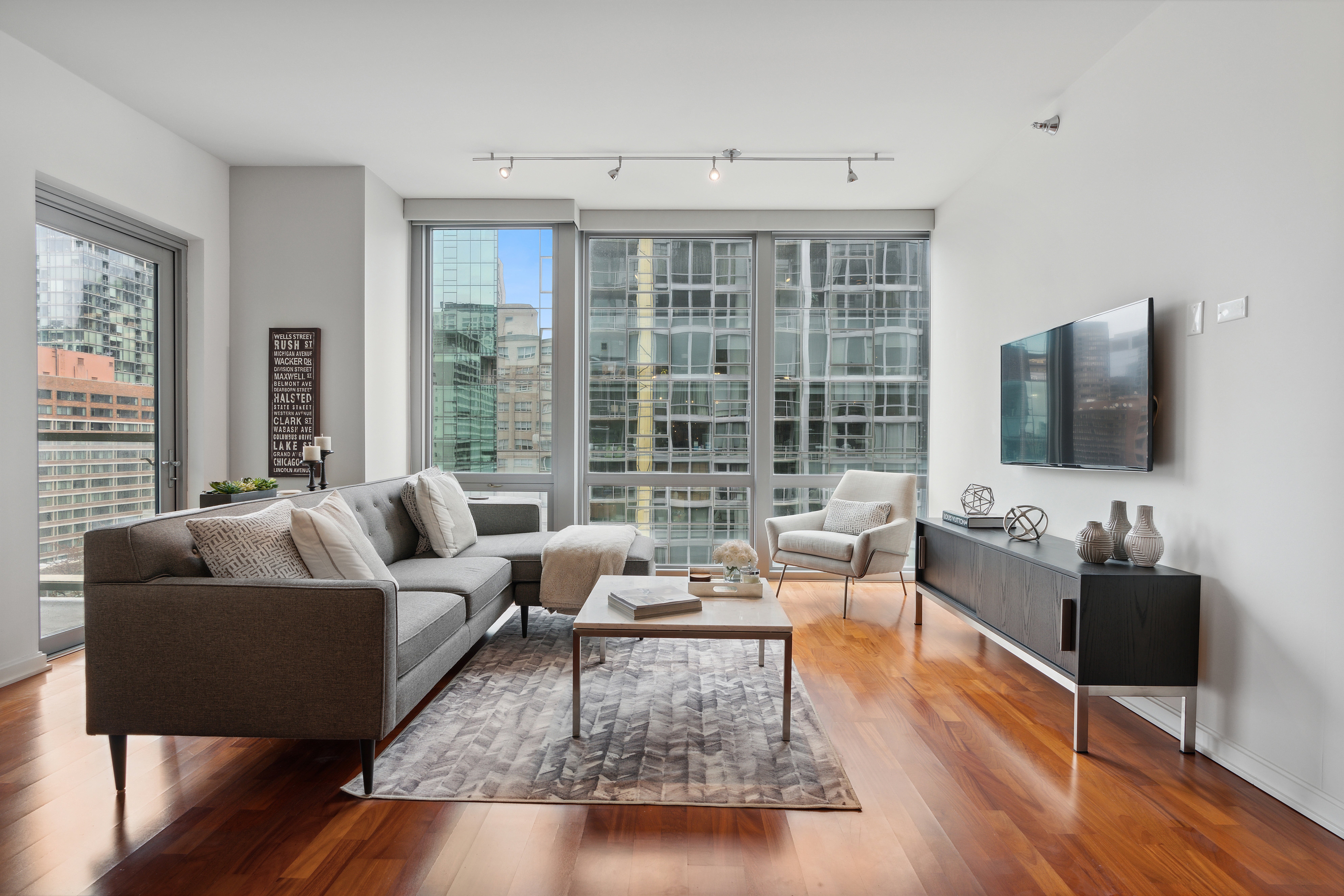  Welcome to the Mag Mile, A Fantastic Location and Steps From Everything - 物件實景