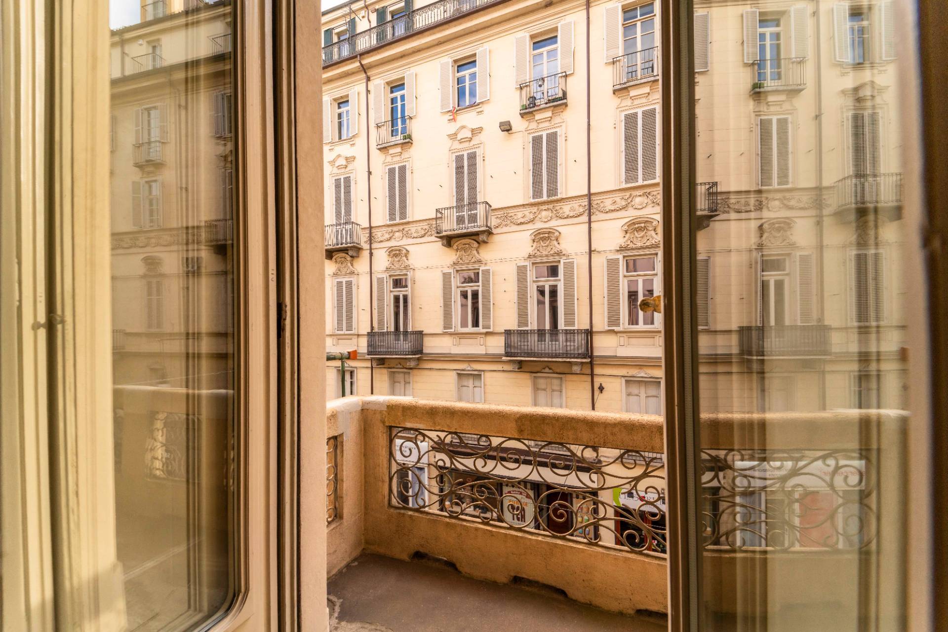 Torino, Torino, 10100, IT, 3 Bedrooms Bedrooms, ,4 BathroomsBathrooms,Residential,For Sale,1989307