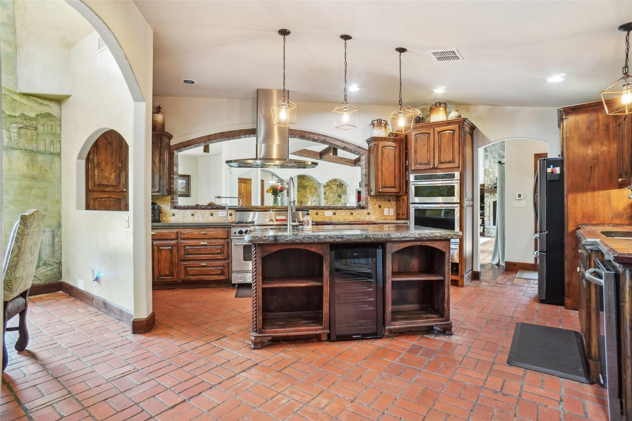 Decatur, Texas, 76234, United States, 7 Bedrooms Bedrooms, ,6 BathroomsBathrooms,Residential,For Sale,1976001