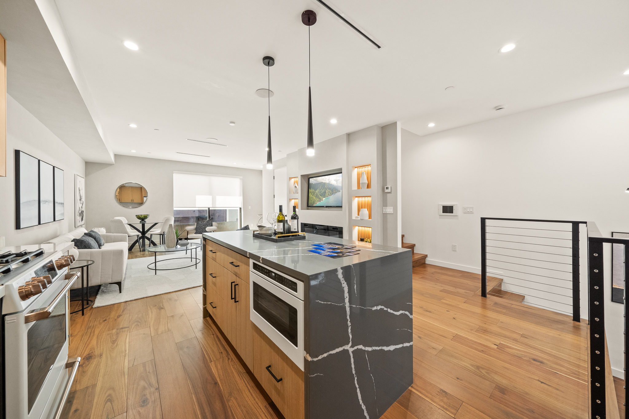  1327 N Fuller Ave - 物件實景