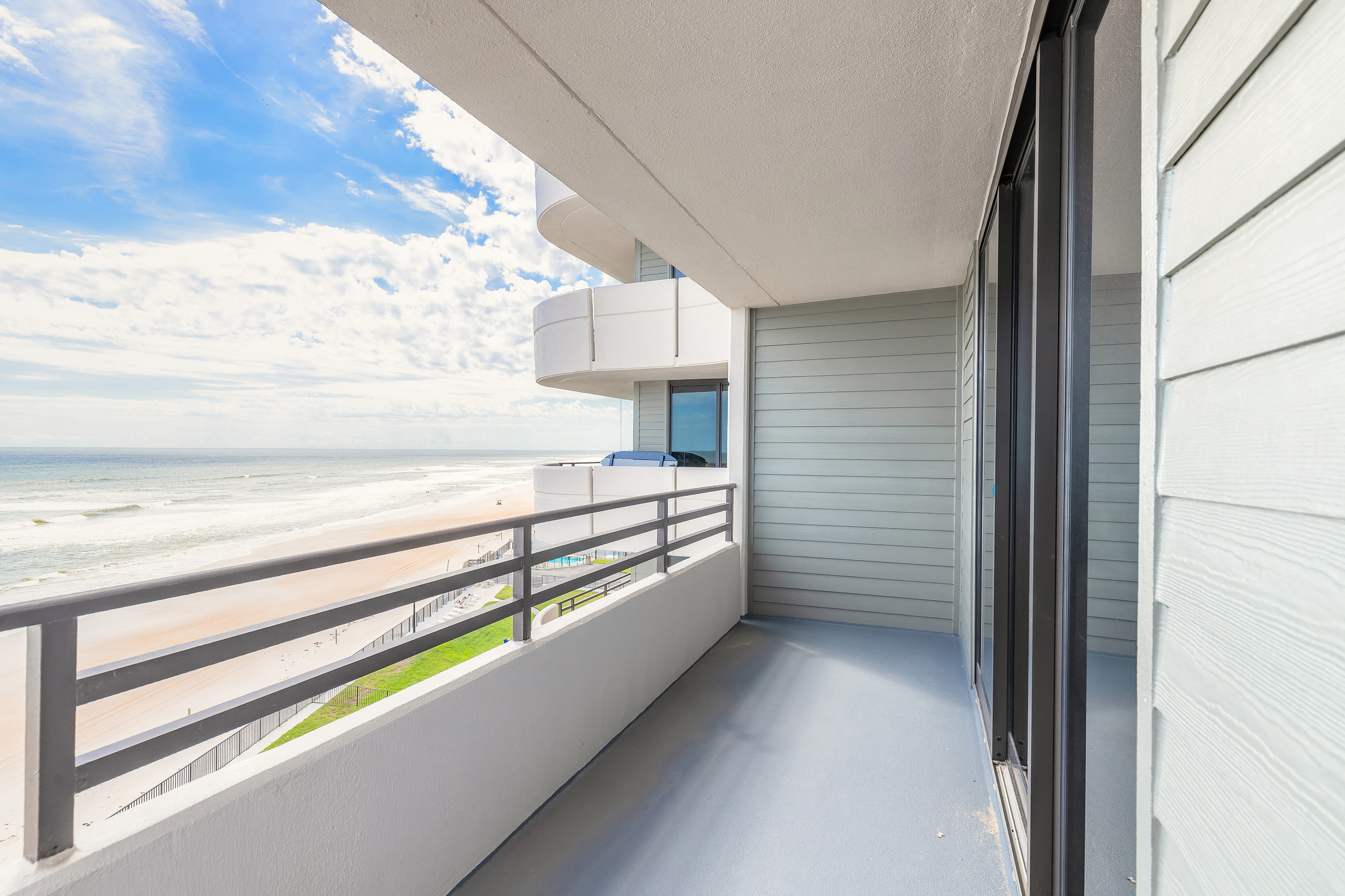 Daytona Beach, Florida, 32118, United States, 3 Bedrooms Bedrooms, ,2 BathroomsBathrooms,Residential,For Sale,1981159