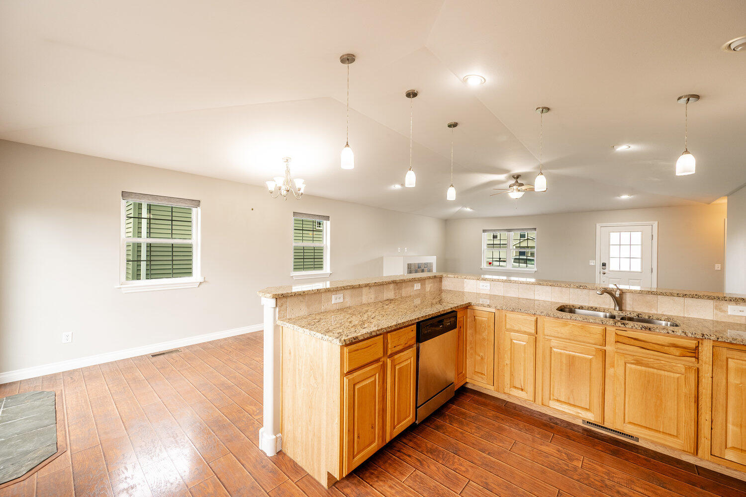 Sheridan, Wyoming, 82801, United States, 3 Bedrooms Bedrooms, ,3 BathroomsBathrooms,Residential,For Sale,1885814