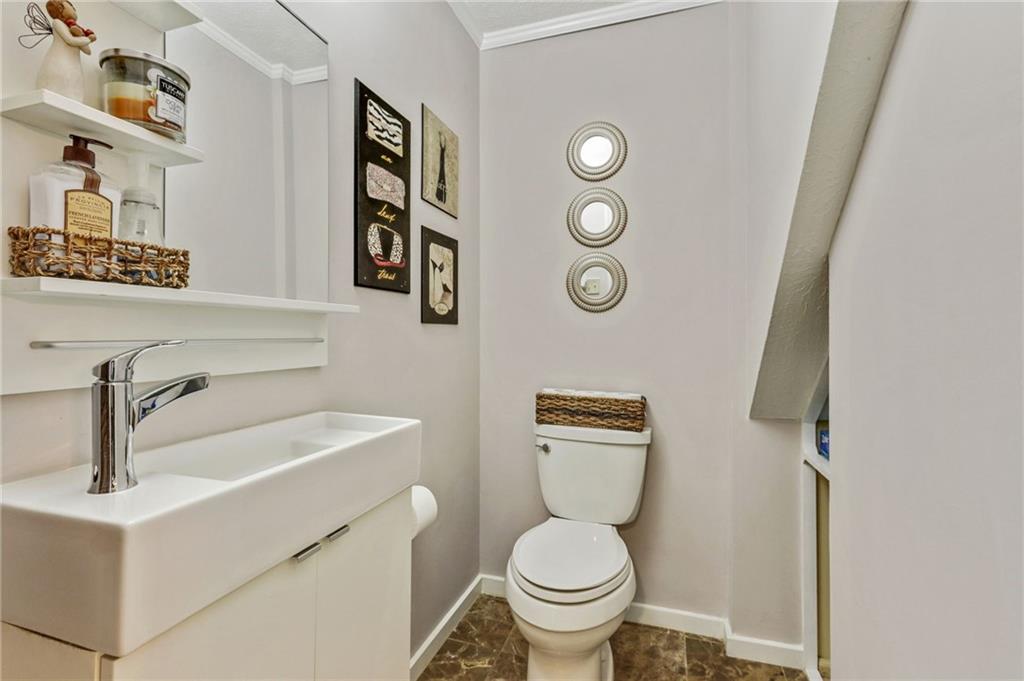 Smyrna, Georgia, 30080, United States, 3 Bedrooms Bedrooms, ,3 BathroomsBathrooms,Residential,For Sale,1983816