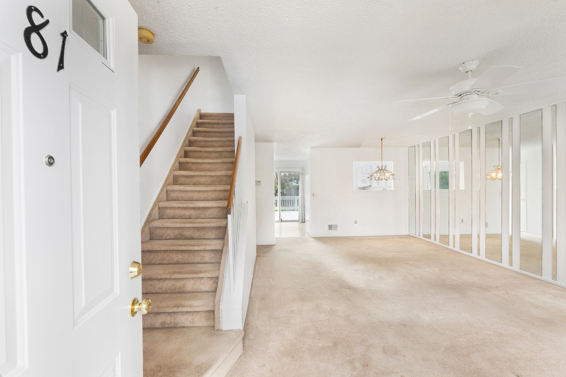  ?Westbrook Woods? Well Maintained Townhome - 物件實景