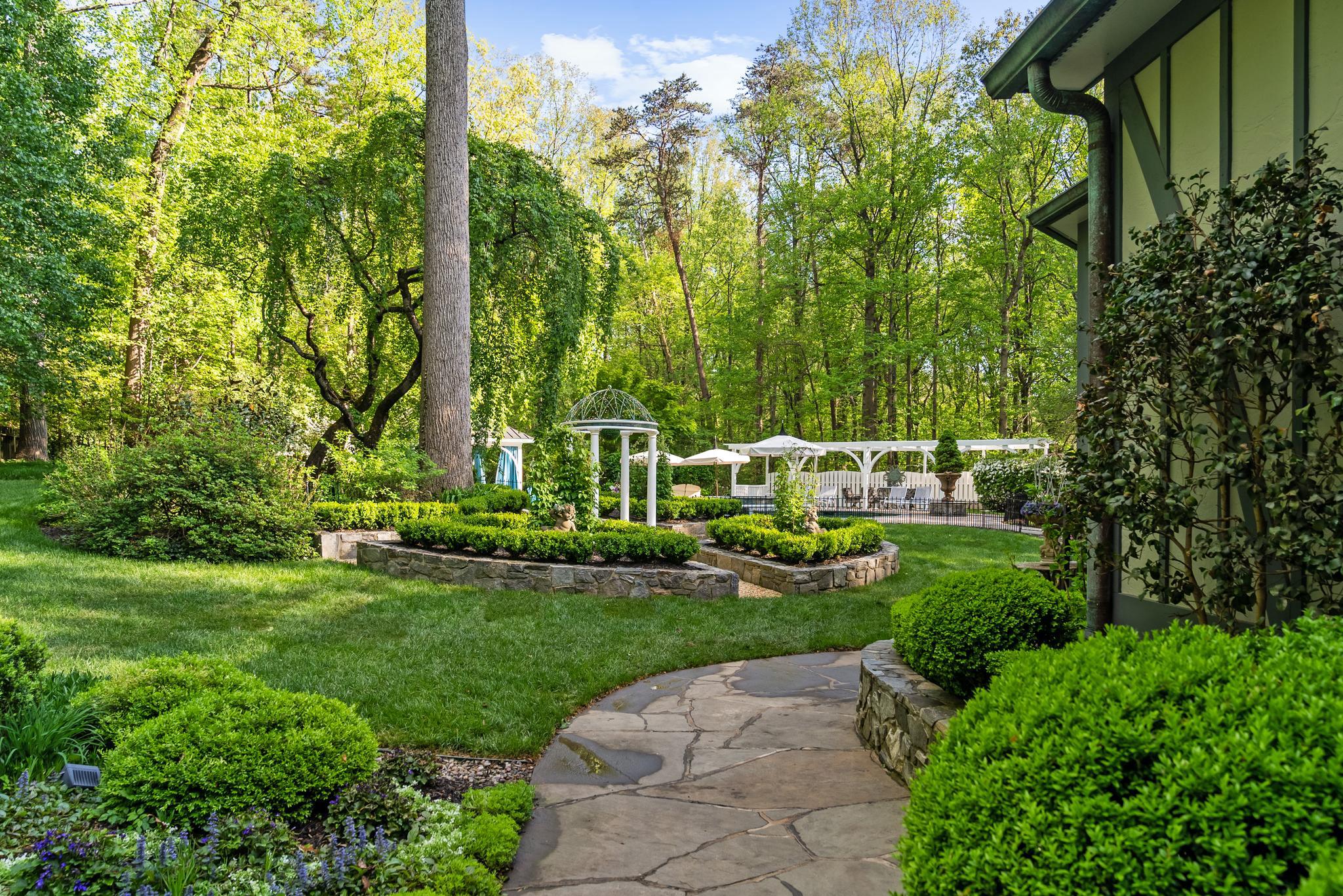  10205 Cedar Pond Drive, Vienna, VA, 22182 - 物件實景