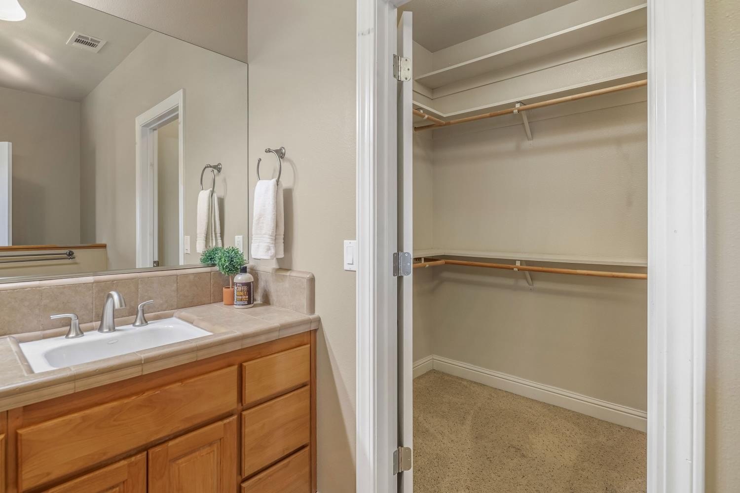 Valley Springs, California, 95252, United States, 3 Bedrooms Bedrooms, ,4 BathroomsBathrooms,Residential,For Sale,1981868