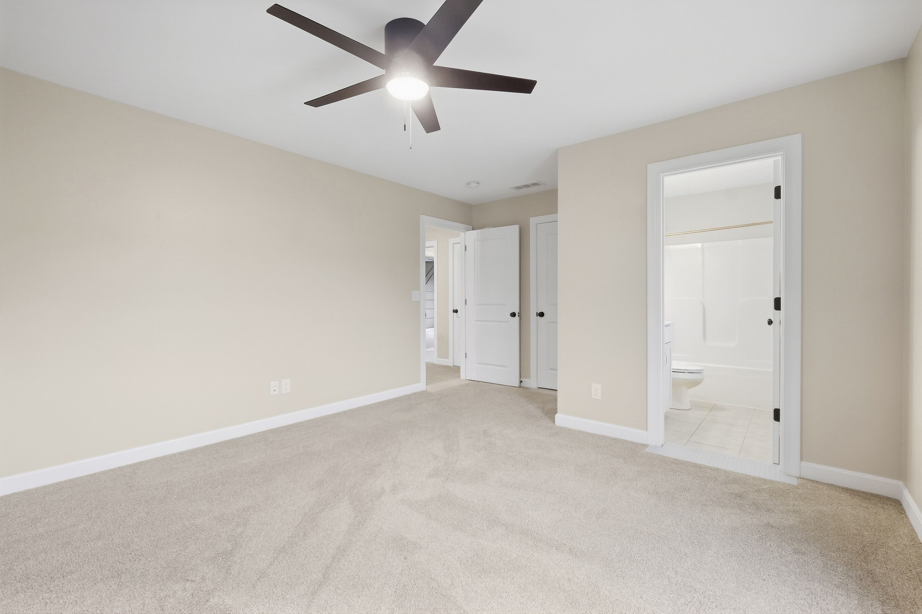  2008 Scenic Lakes Drive, Louisville, KY 40245 - 物件實景