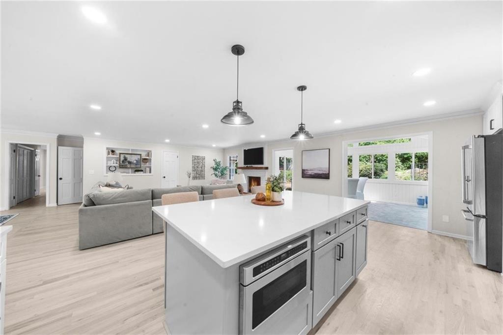 Atlanta, Georgia, 30328, United States, 4 Bedrooms Bedrooms, ,4 BathroomsBathrooms,Residential,For Sale,1917074