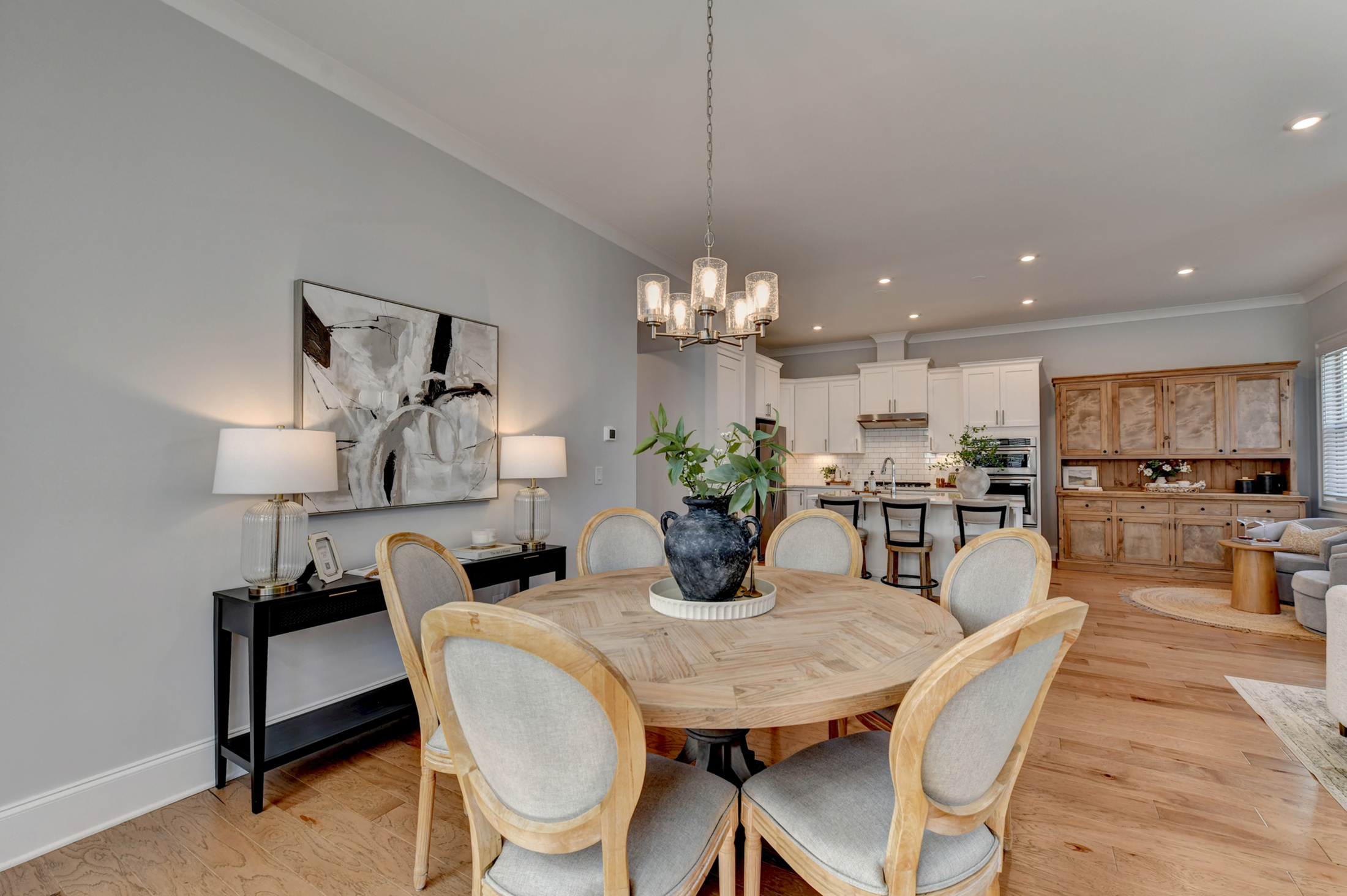  Thoughtfully Designed Milton Home Offers Low-maintenance Living - 物件實景