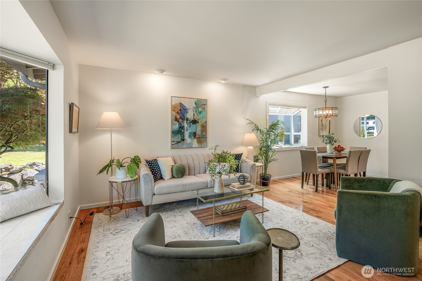 Kirkland, Washington, 98033, United States, 3 Bedrooms Bedrooms, ,2 BathroomsBathrooms,Residential,For Sale,1988237