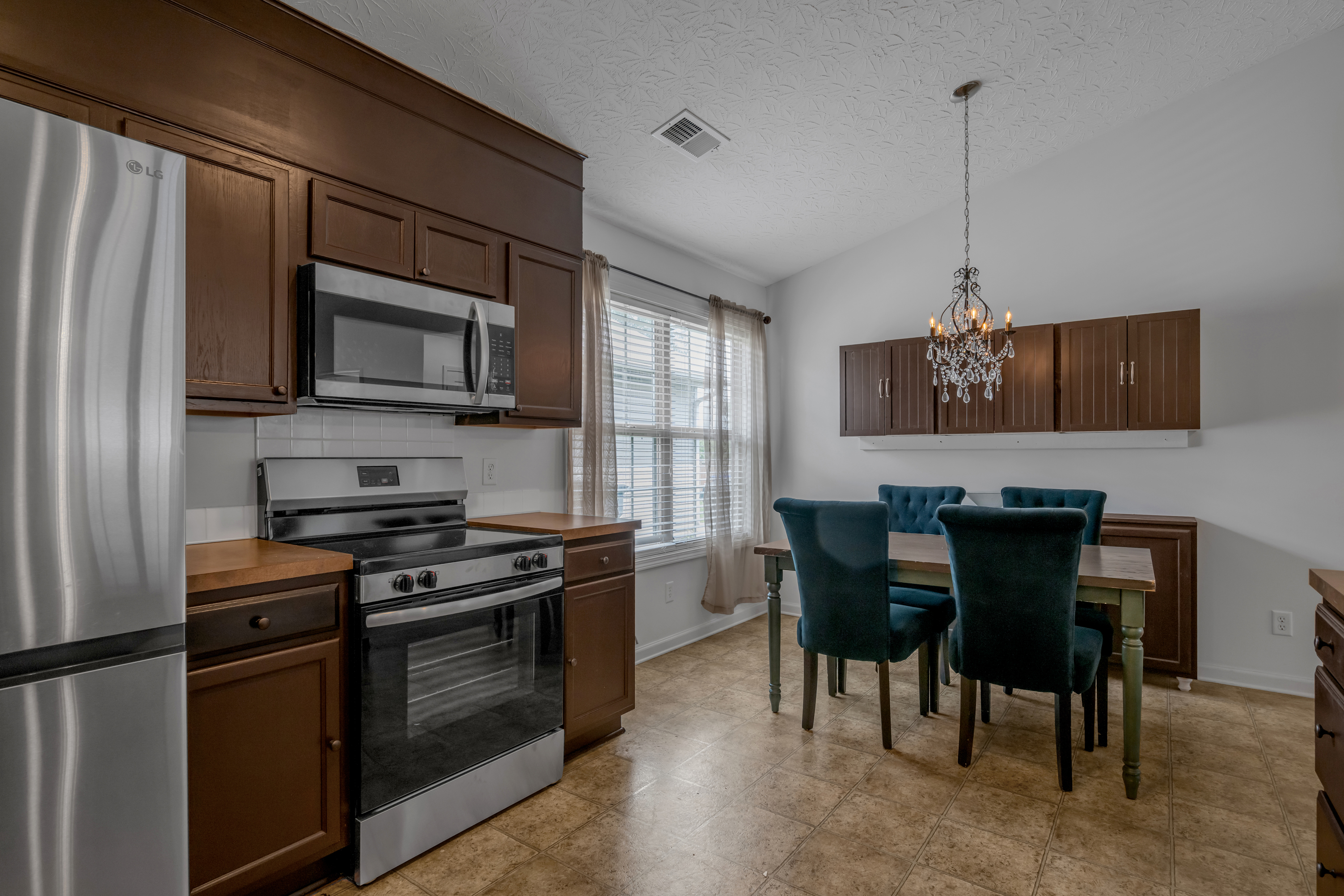  944 Winding Oak Trail - 物件實景