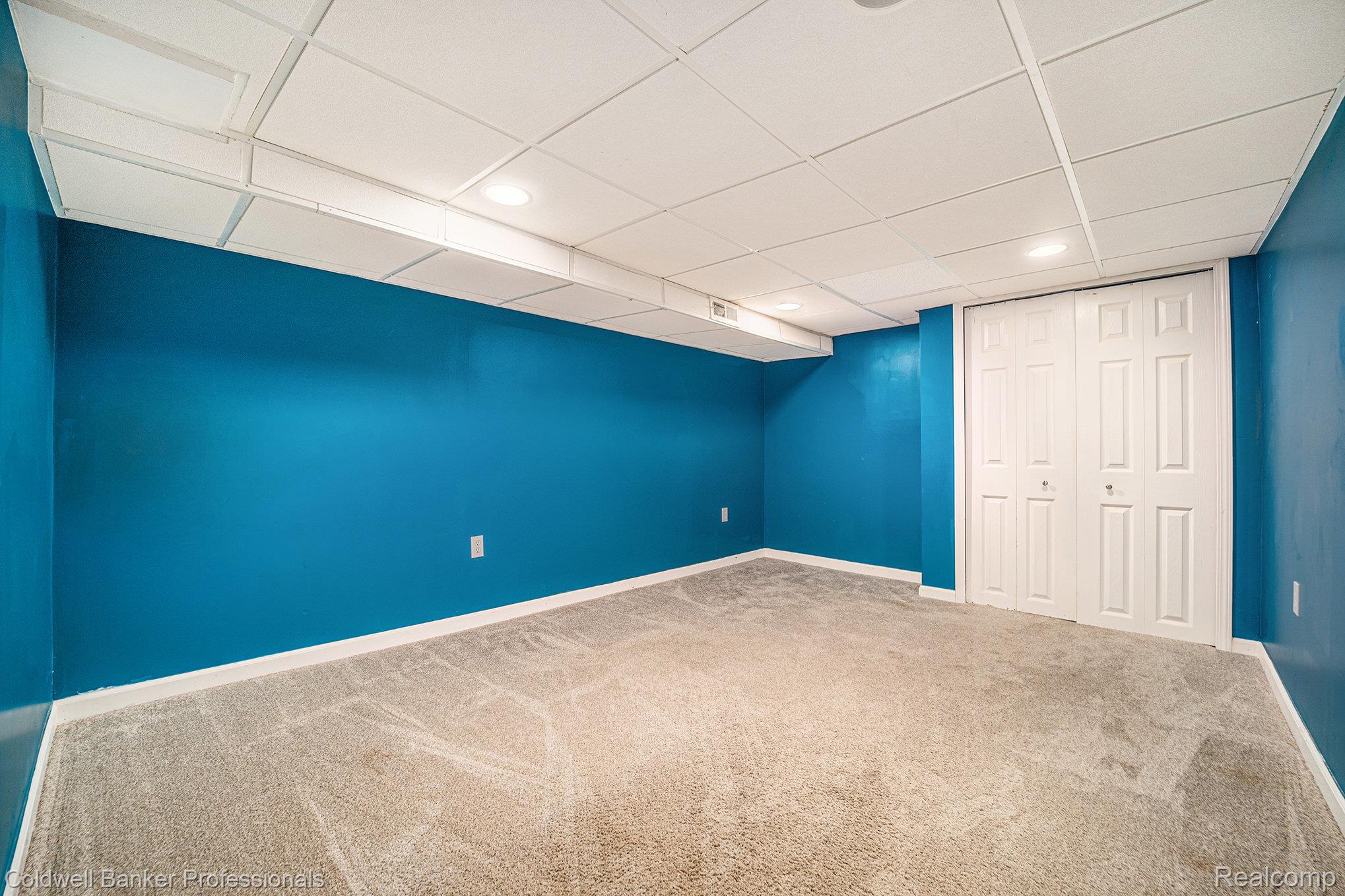 ShelbyTwp, Michigan, 48315, United States, 3 Bedrooms Bedrooms, ,4 BathroomsBathrooms,Residential,For Sale,1967840