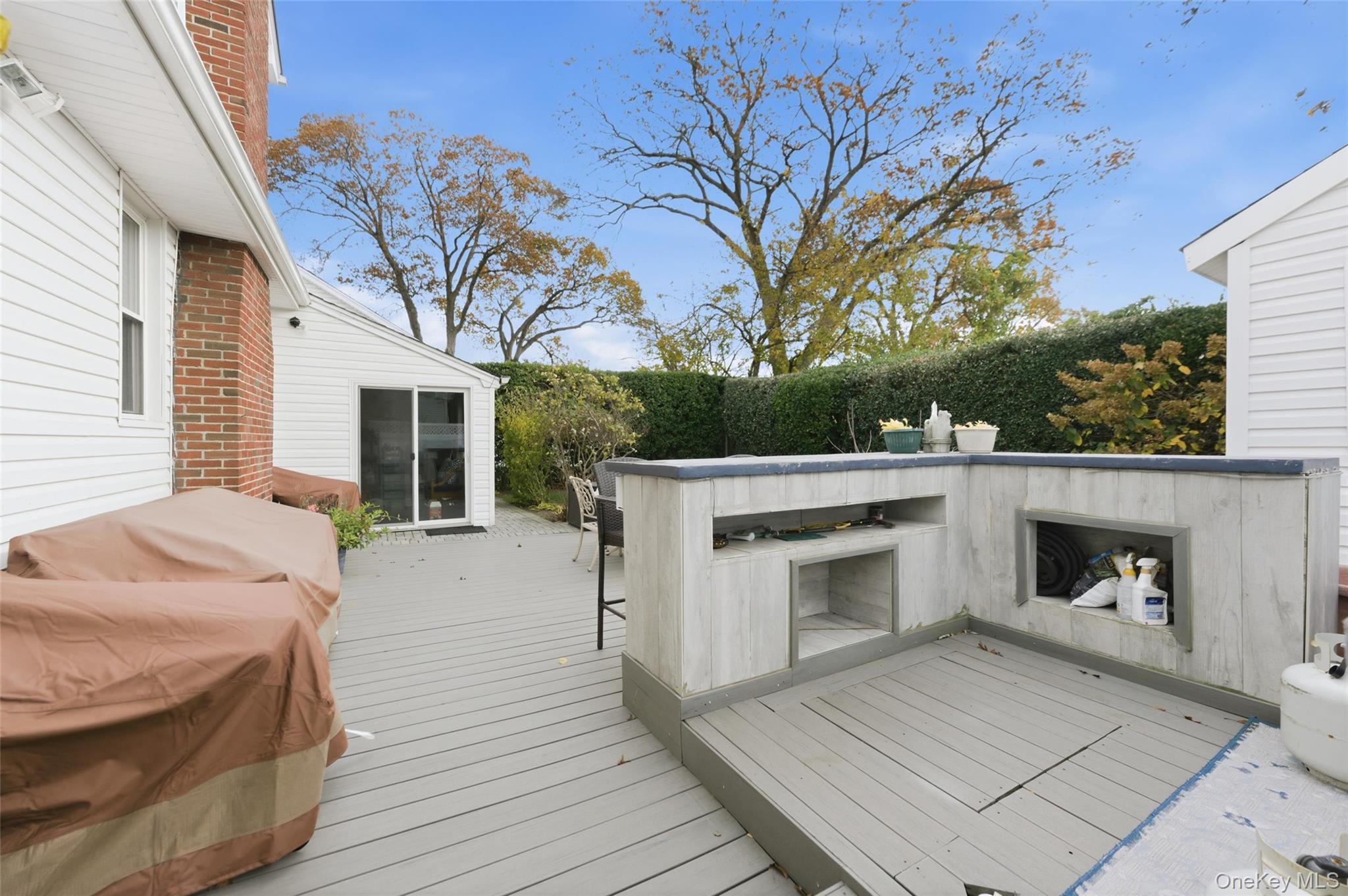 Oceanside, New York, 11572, United States, 3 Bedrooms Bedrooms, ,3 BathroomsBathrooms,Residential,For Sale,1990988