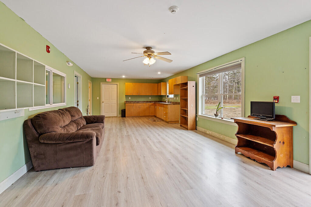 China, Maine, 04358, United States, 6 Bedrooms Bedrooms, ,3 BathroomsBathrooms,Residential,For Sale,1898689