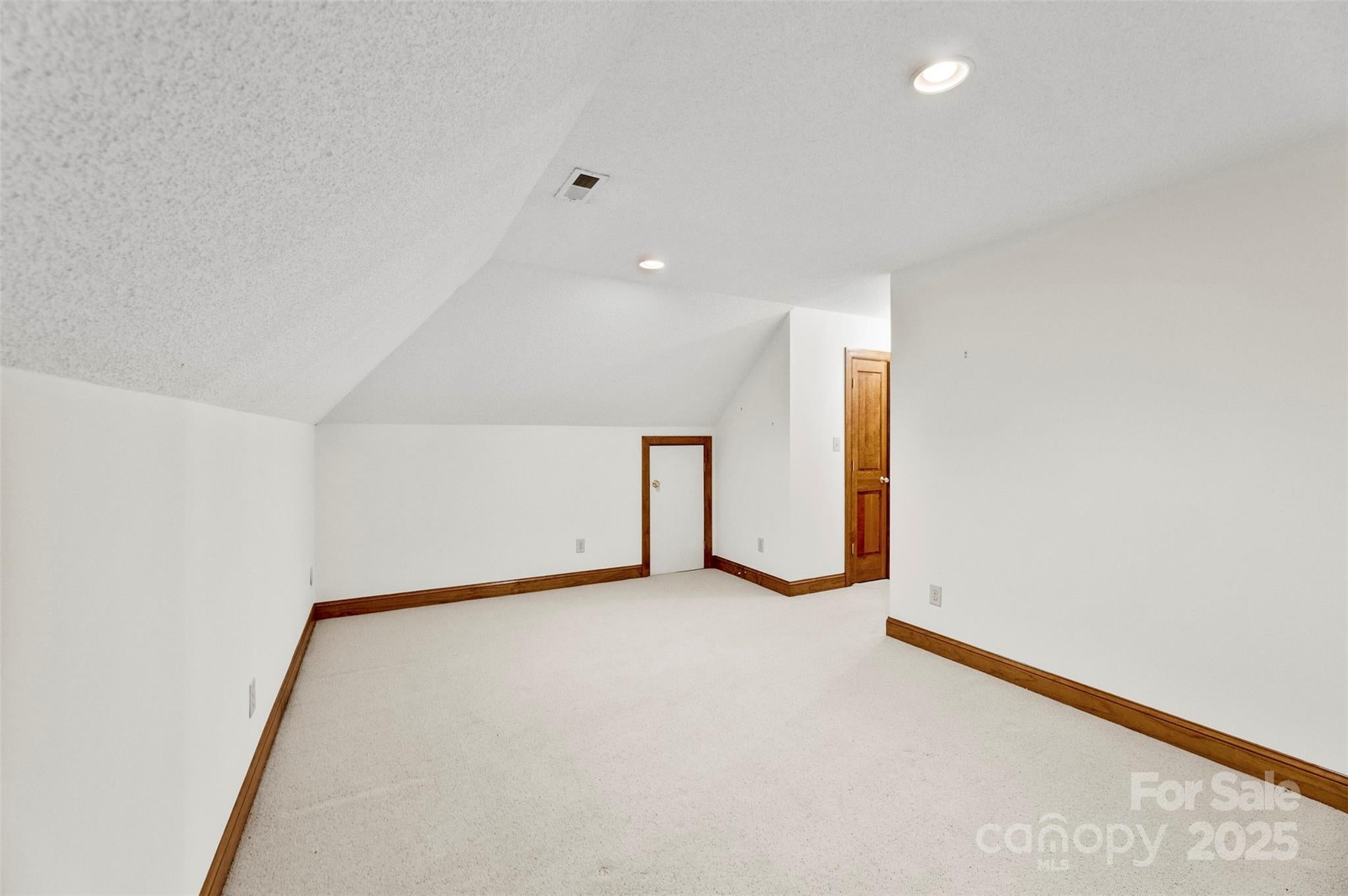 Lincolnton, North Carolina, 28092, United States, 3 Bedrooms Bedrooms, ,3 BathroomsBathrooms,Residential,For Sale,1910907