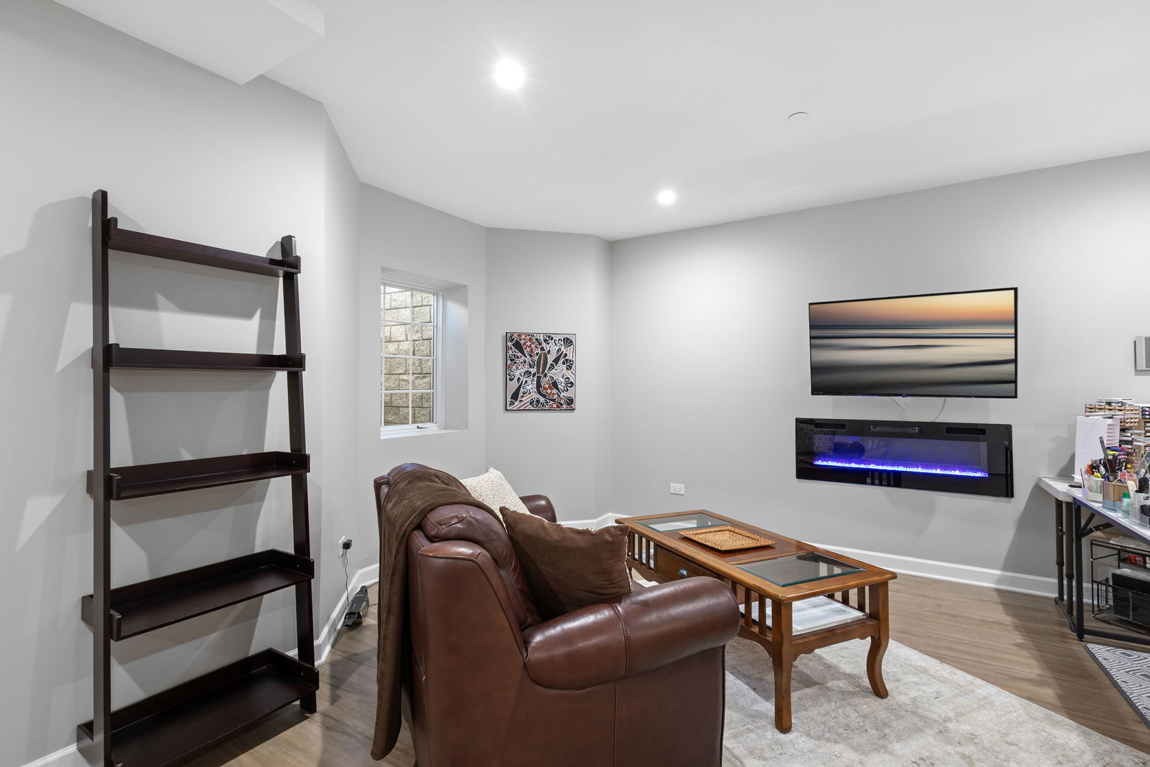 Westmont, Illinois, 60559, United States, 3 Bedrooms Bedrooms, ,4 BathroomsBathrooms,Residential,For Sale,1950669