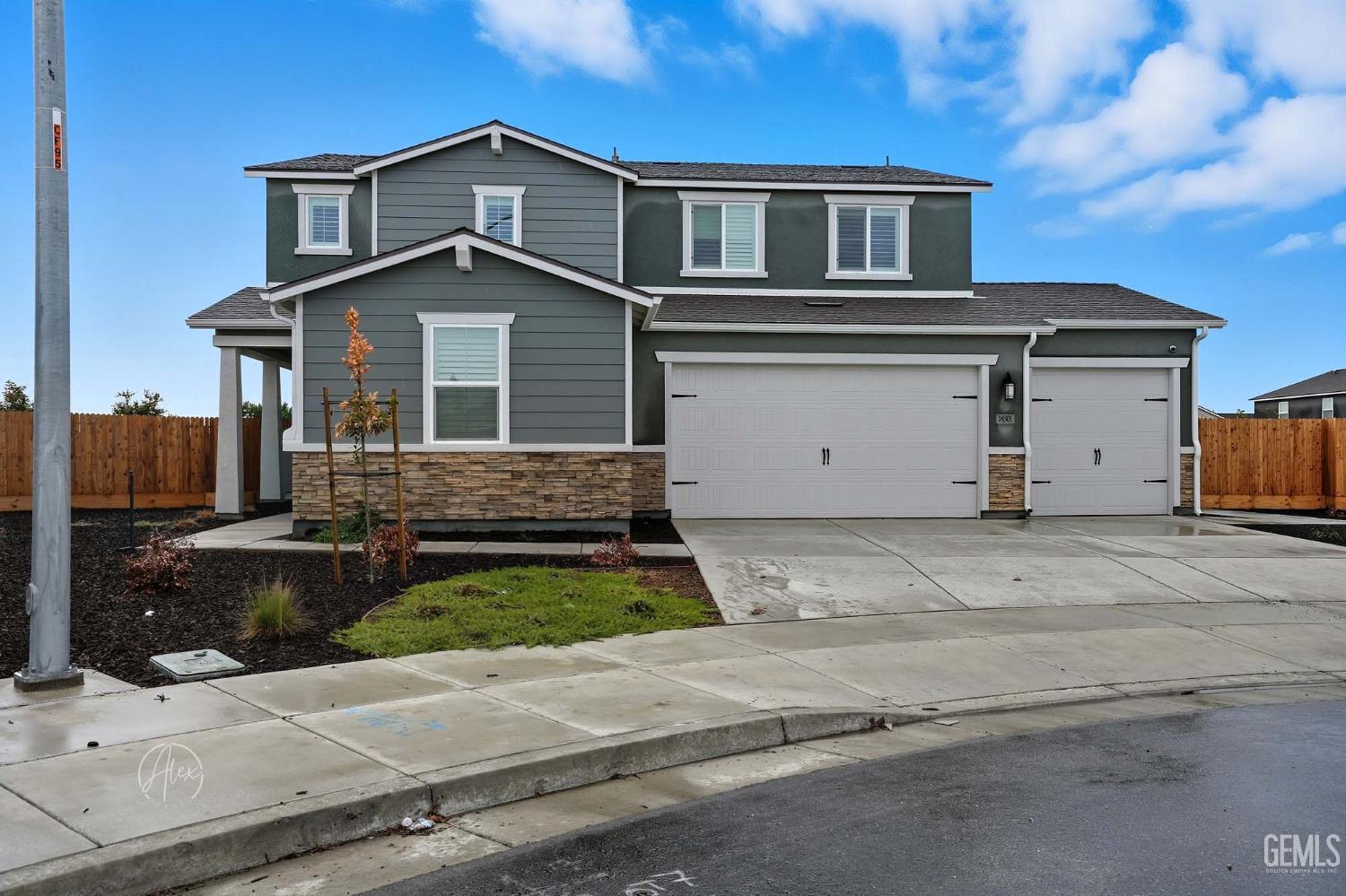 Bakersfield, California, 93314, United States, 5 Bedrooms Bedrooms, ,4 BathroomsBathrooms,Residential,For Sale,1983146