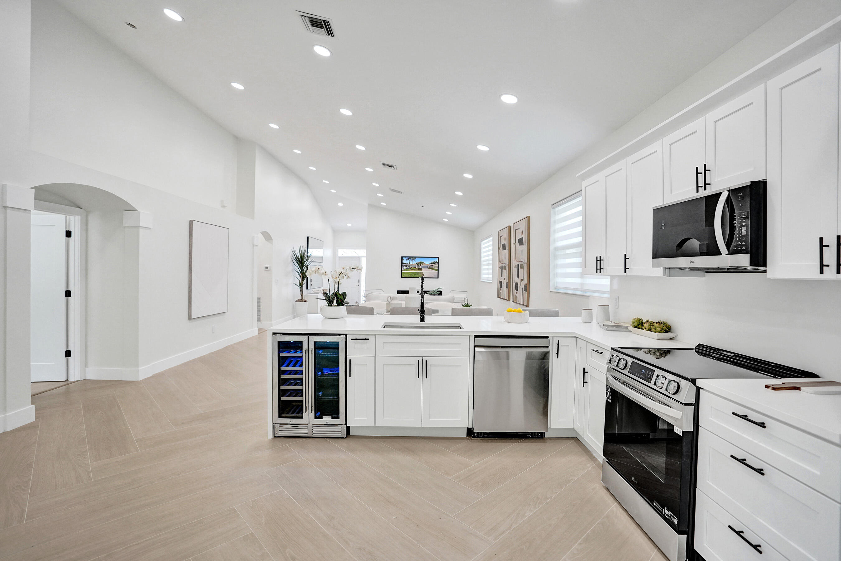 Delray Beach, Florida, 33446, United States, 4 Bedrooms Bedrooms, ,2 BathroomsBathrooms,Residential,For Sale,1898707