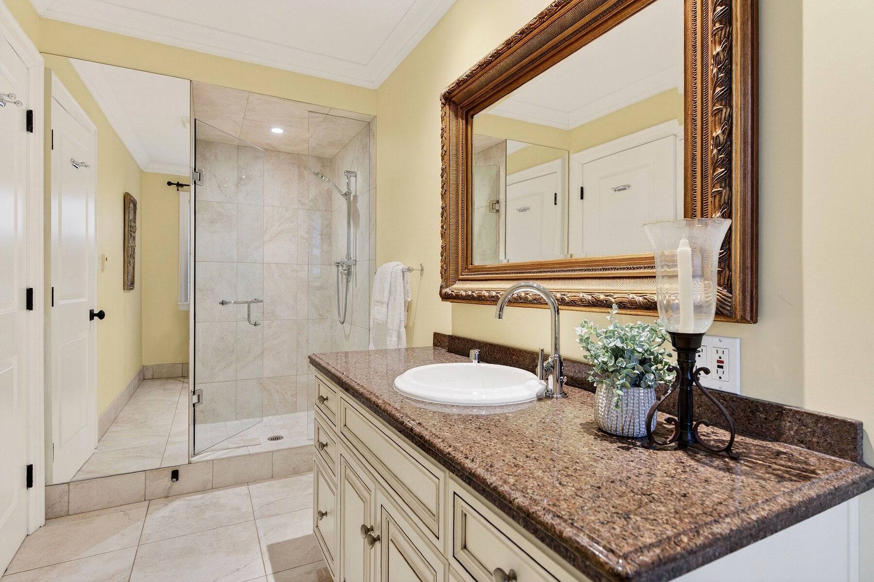  Aldershot Lakeside Elegance - 物件實景