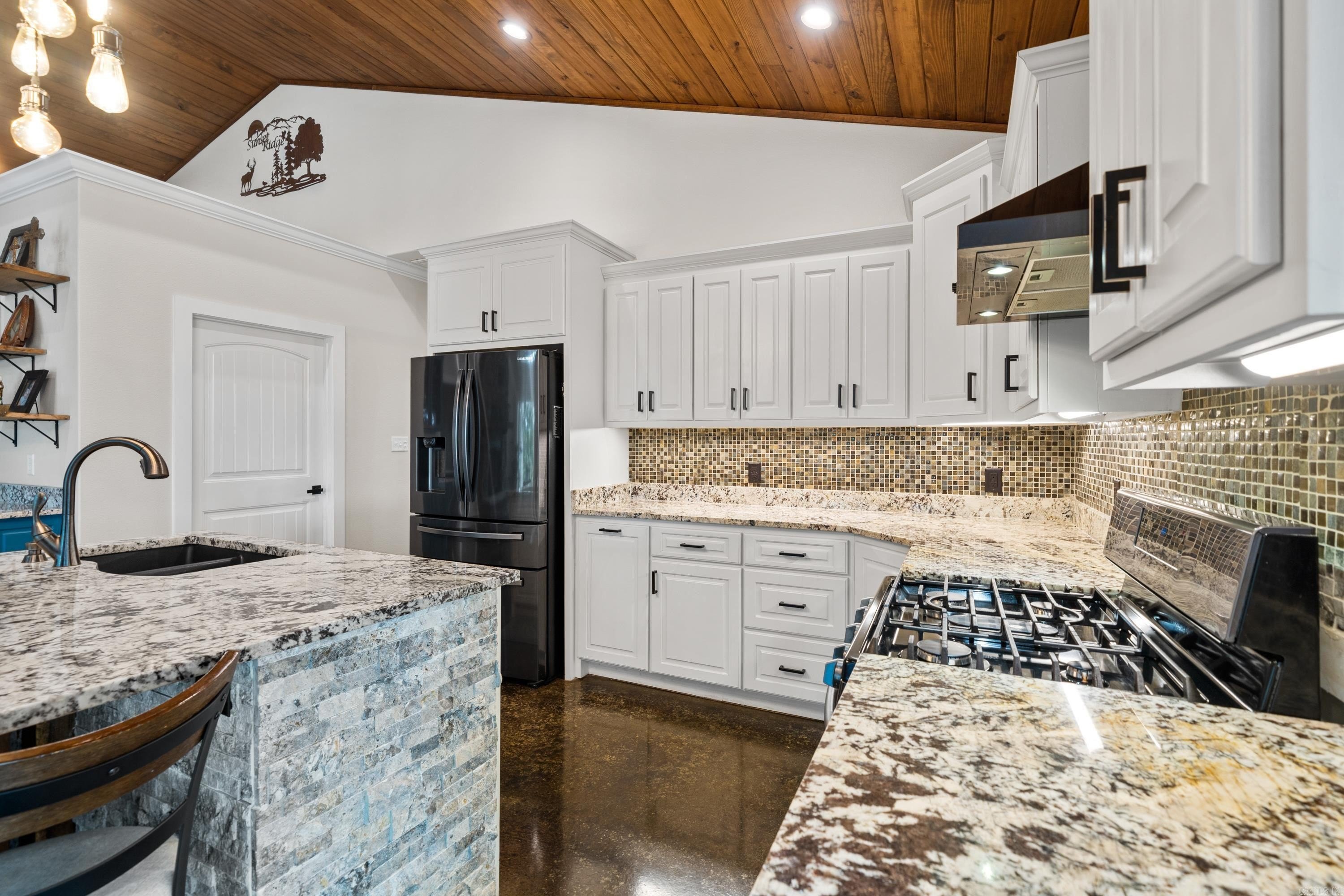 Royal, Arkansas, 71913, United States, 3 Bedrooms Bedrooms, ,2 BathroomsBathrooms,Residential,For Sale,1935278
