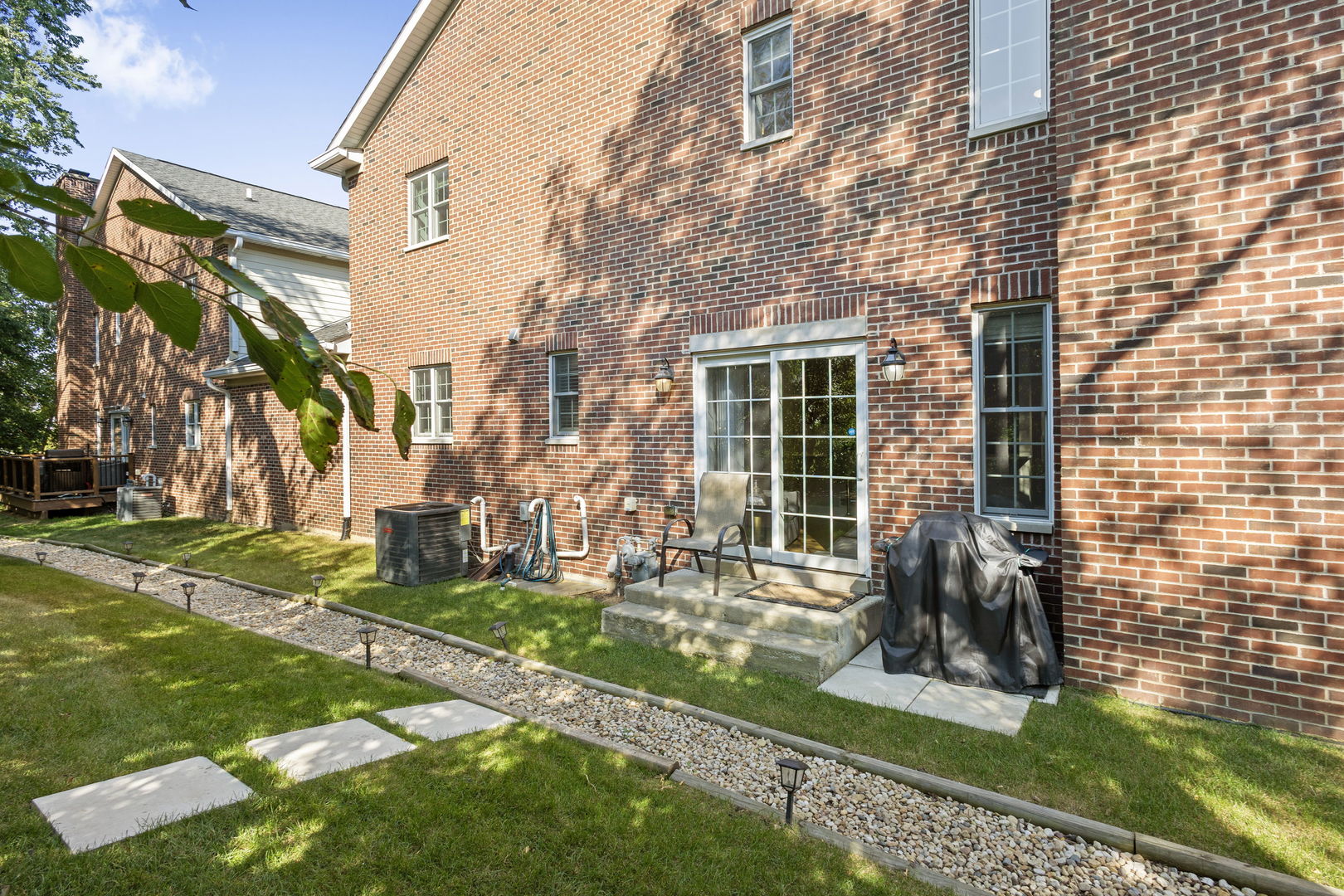 Westmont, Illinois, 60559, United States, 3 Bedrooms Bedrooms, ,4 BathroomsBathrooms,Residential,For Sale,1950669