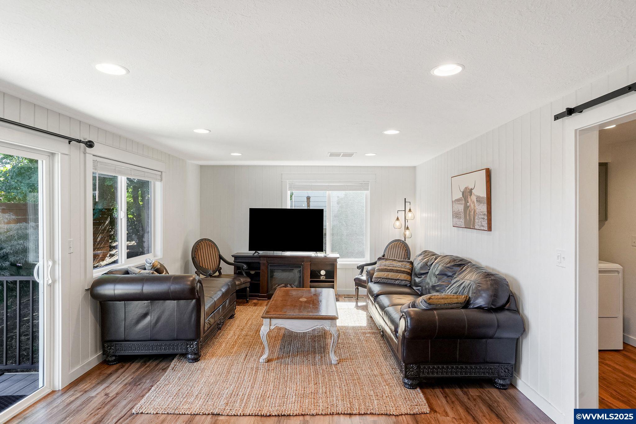 Salem, Oregon, 97304, United States, 3 Bedrooms Bedrooms, ,3 BathroomsBathrooms,Residential,For Sale,1967587