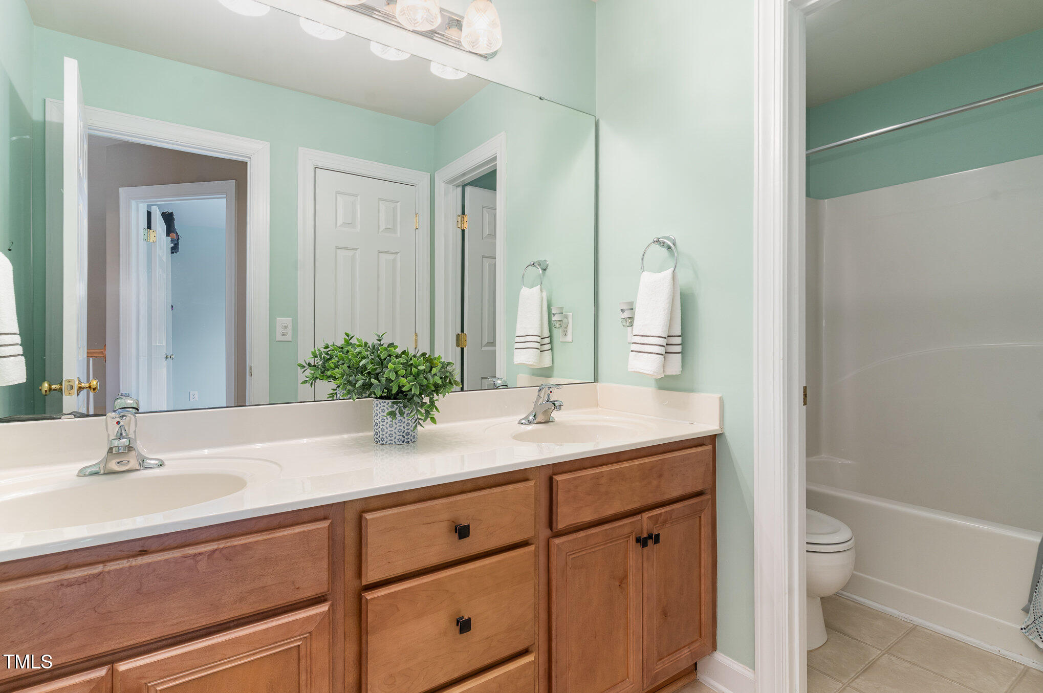 Fuquay Varina, North Carolina, 27526, United States, 3 Bedrooms Bedrooms, ,3 BathroomsBathrooms,Residential,For Sale,1900866