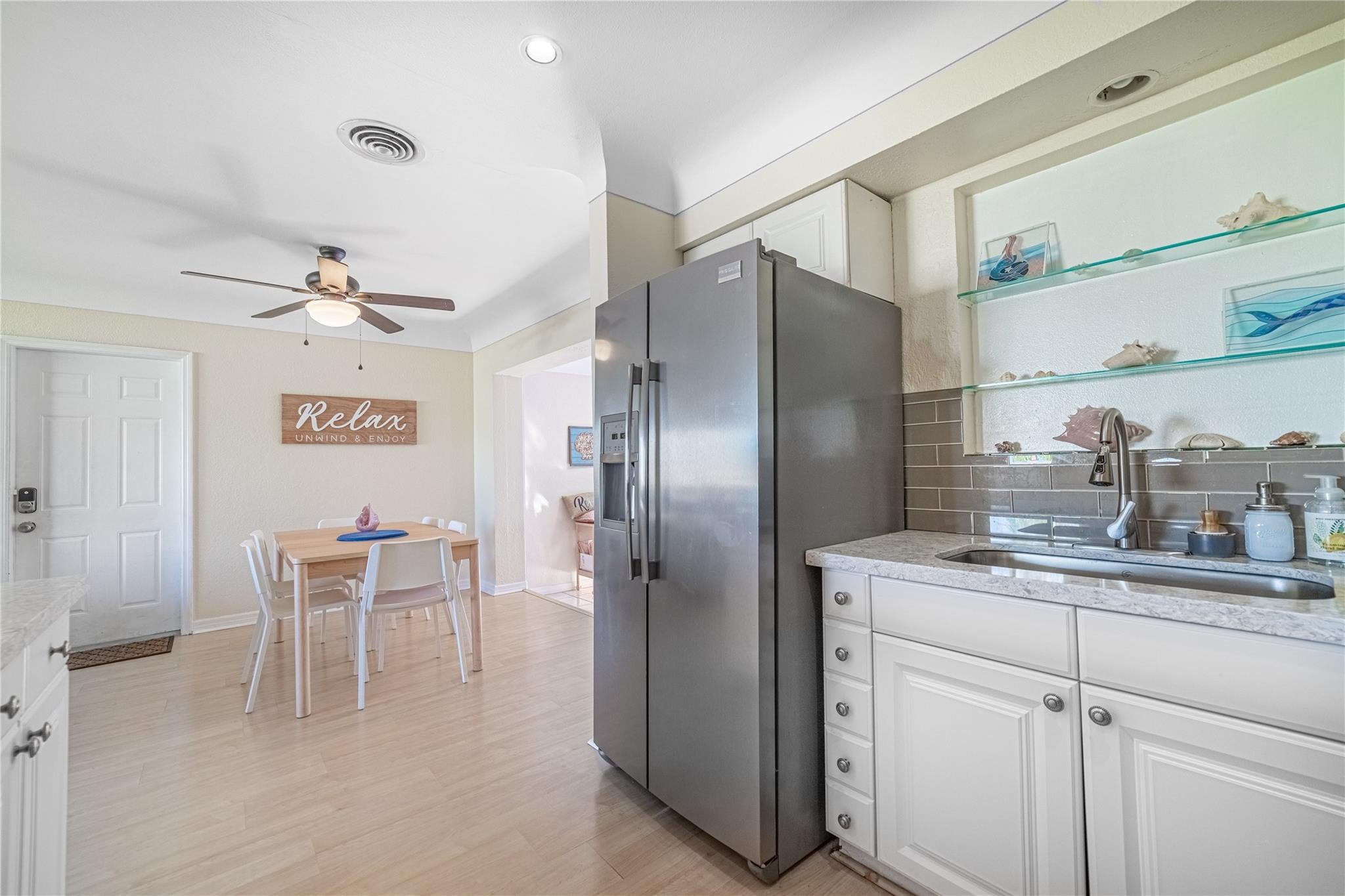 Pompano Beach, Florida, 33062, United States, 2 Bedrooms Bedrooms, ,2 BathroomsBathrooms,Residential,For Sale,1978458