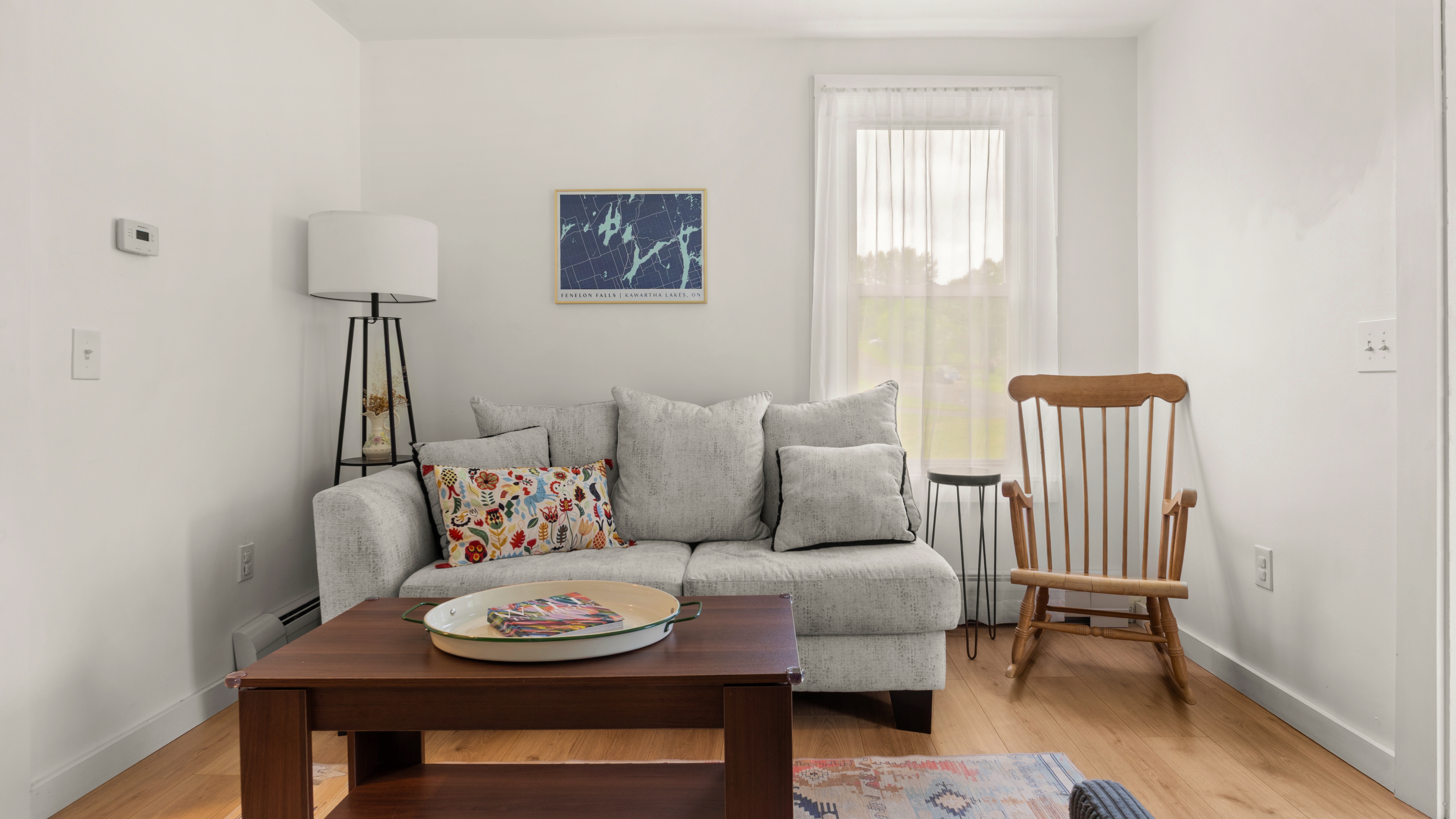  Classic New England Farmhouse with Exceptional Yard - 物件實景
