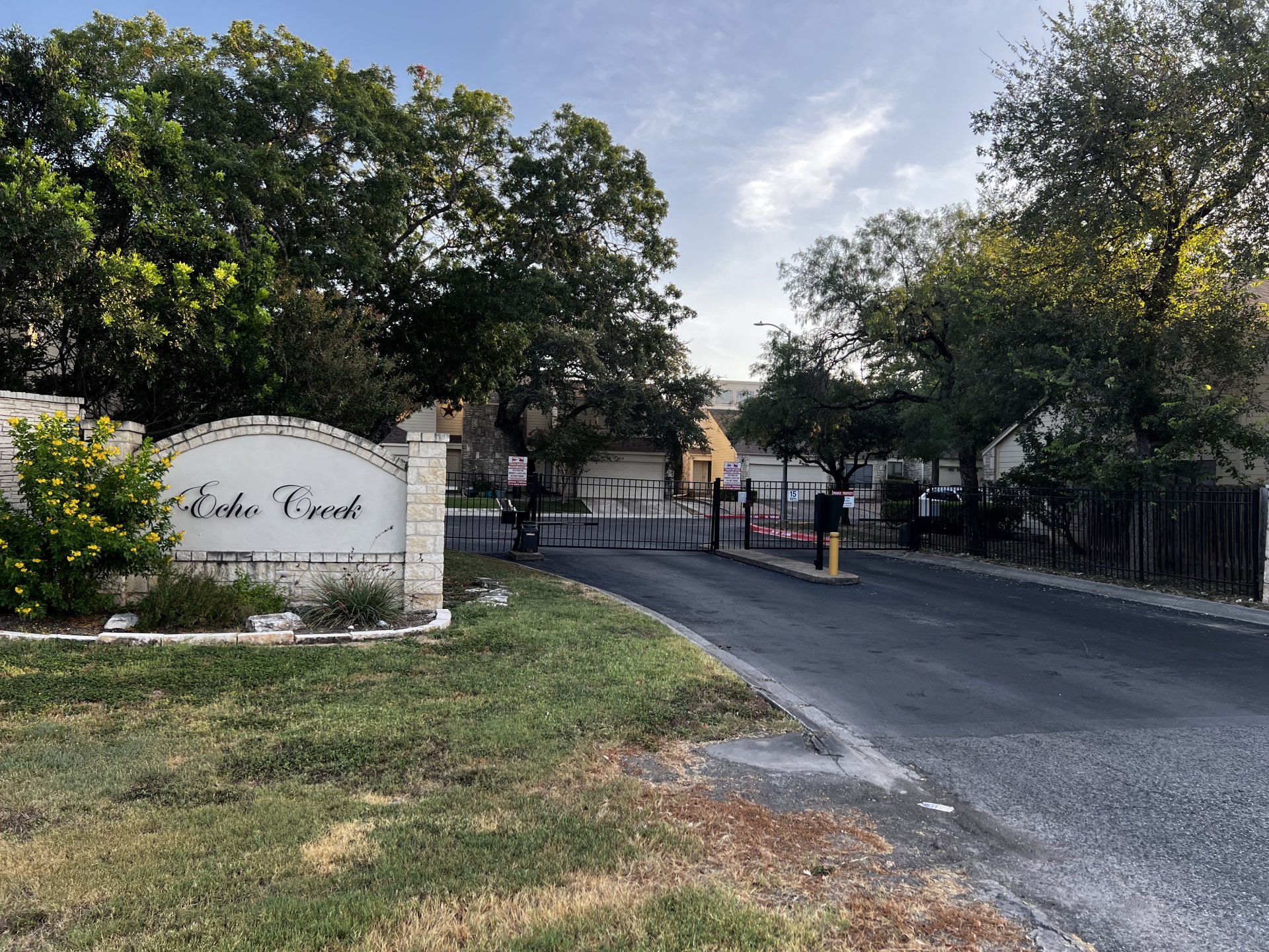 Echo Creek Ln, San Antonio, TX 78240