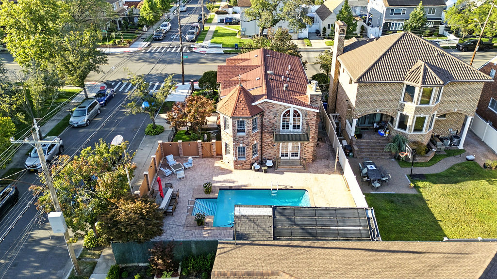 Howard Beach, New York, 11414, United States, 4 Bedrooms Bedrooms, ,4 BathroomsBathrooms,Residential,For Sale,1984168