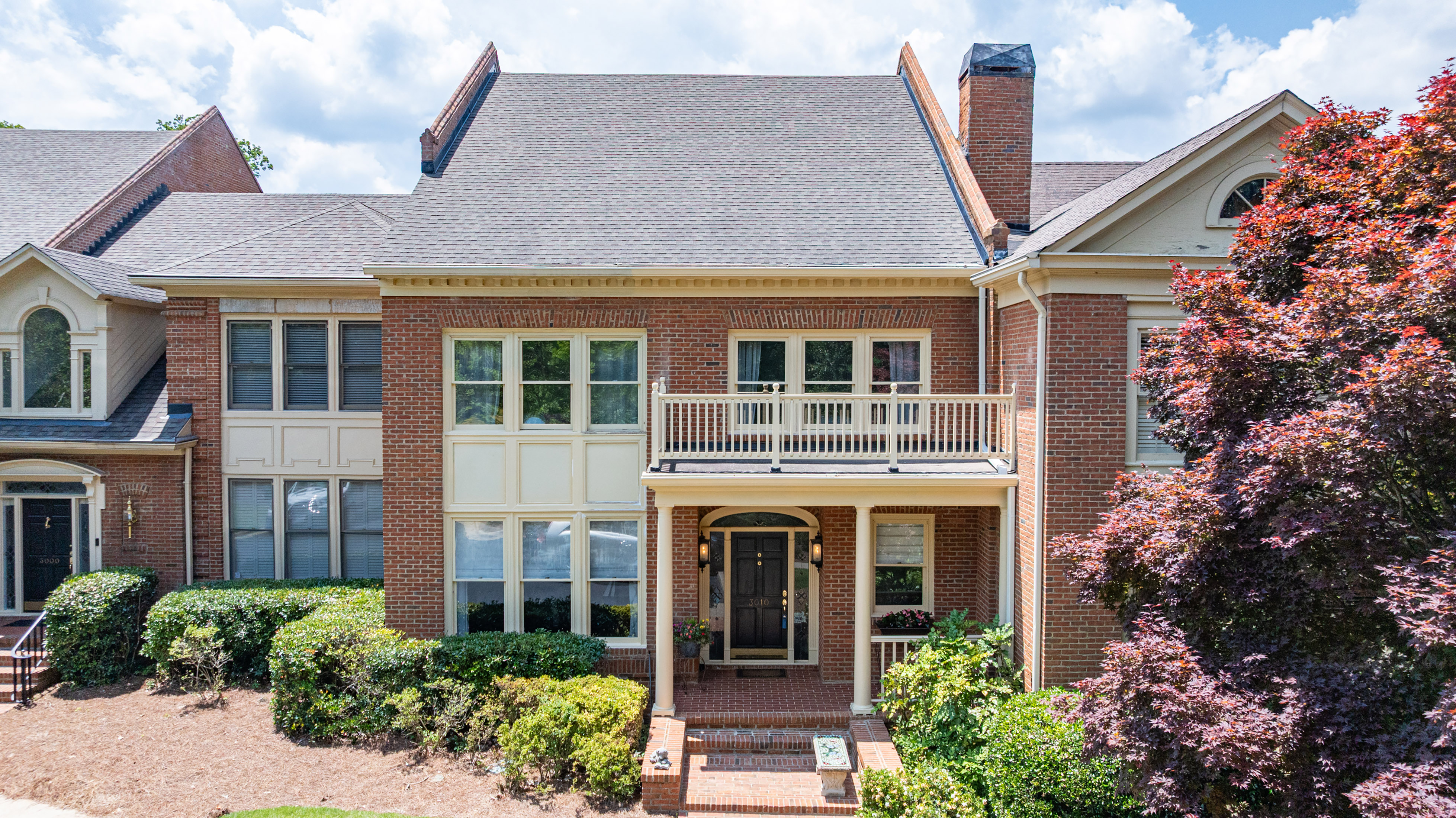  Elegantly Renovated Townhome in Gated Community - 物件實景