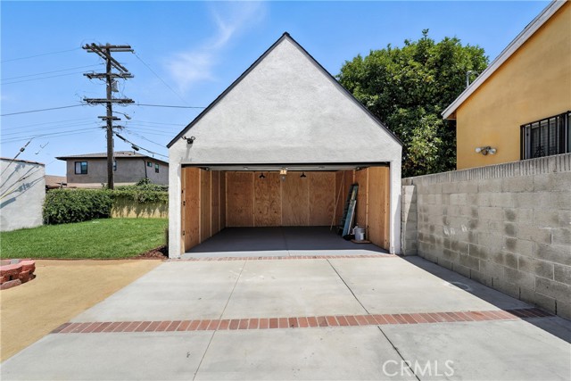 Los Angeles, California, 90047, United States, 2 Bedrooms Bedrooms, ,2 BathroomsBathrooms,Residential,For Sale,1935567