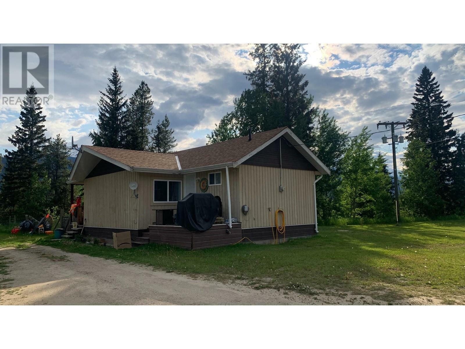 VALEMOUNT, British Columbia, V0E 2Z0, CA, 2 Bedrooms Bedrooms, ,1 BathroomBathrooms,Residential,For Sale,1836859