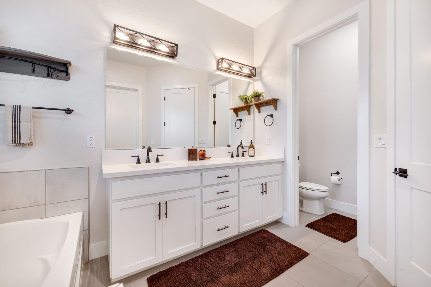 Roseville, California, 95747, United States, 3 Bedrooms Bedrooms, ,2 BathroomsBathrooms,Residential,For Sale,2002190