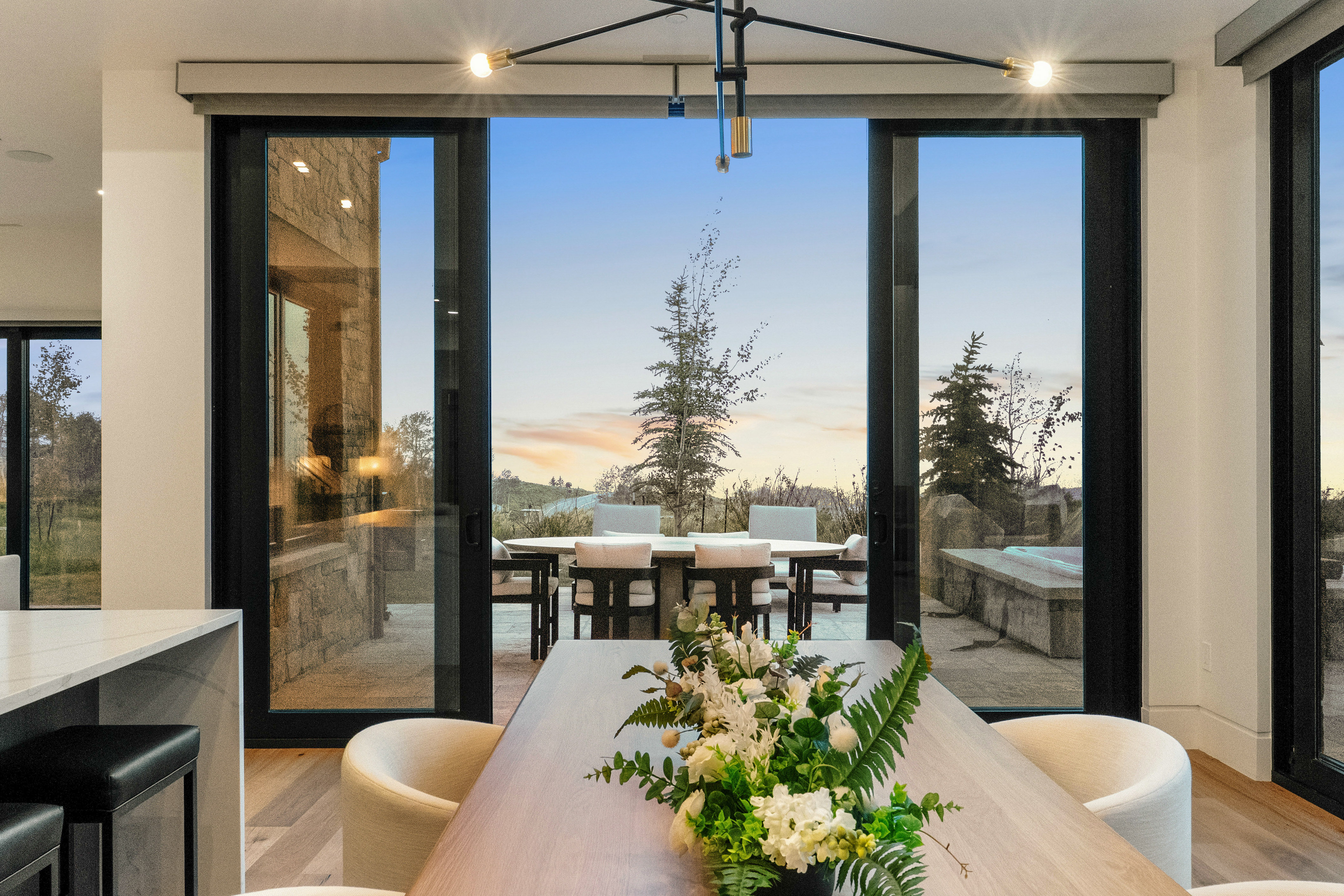  Mountain Modern Luxury Meets Effortless Cordillera Living at 145 Gore Trail - 物件實景