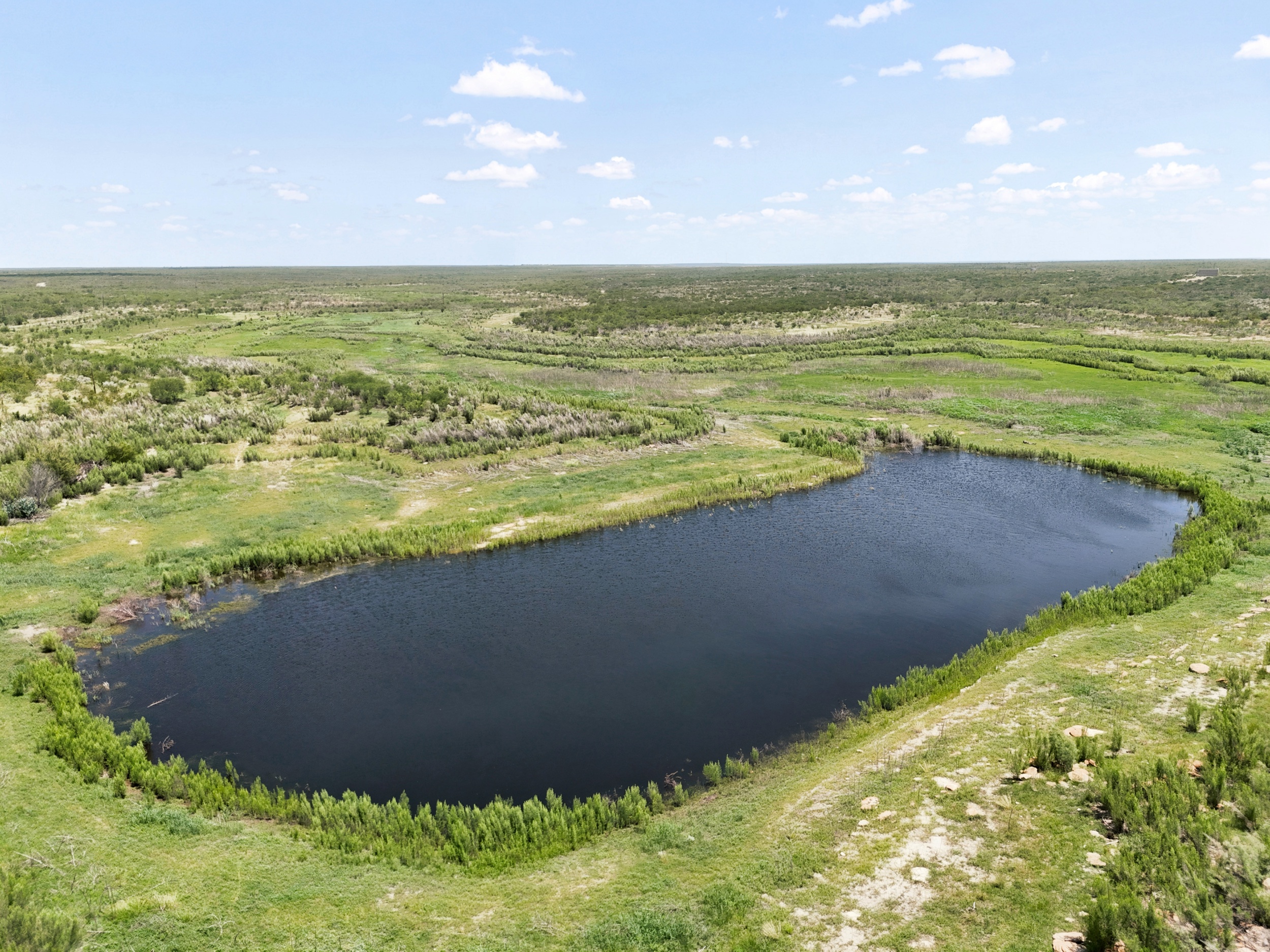  3,640+/- Acre Rosita Lake Ranch - 物件實景