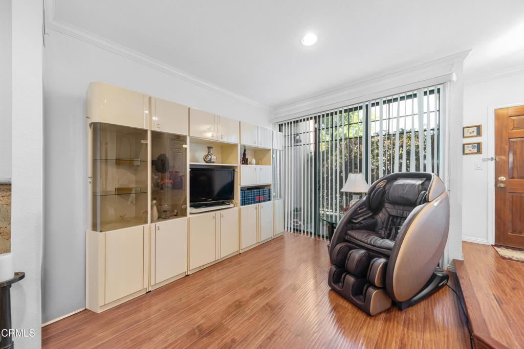 Pasadena, California, 91106, United States, 2 Bedrooms Bedrooms, ,3 BathroomsBathrooms,Residential,For Sale,1913443