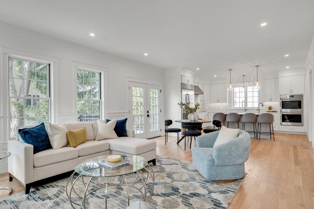 Lexington, Massachusetts, 02420, United States, 5 Bedrooms Bedrooms, ,6 BathroomsBathrooms,Residential,For Sale,1995859