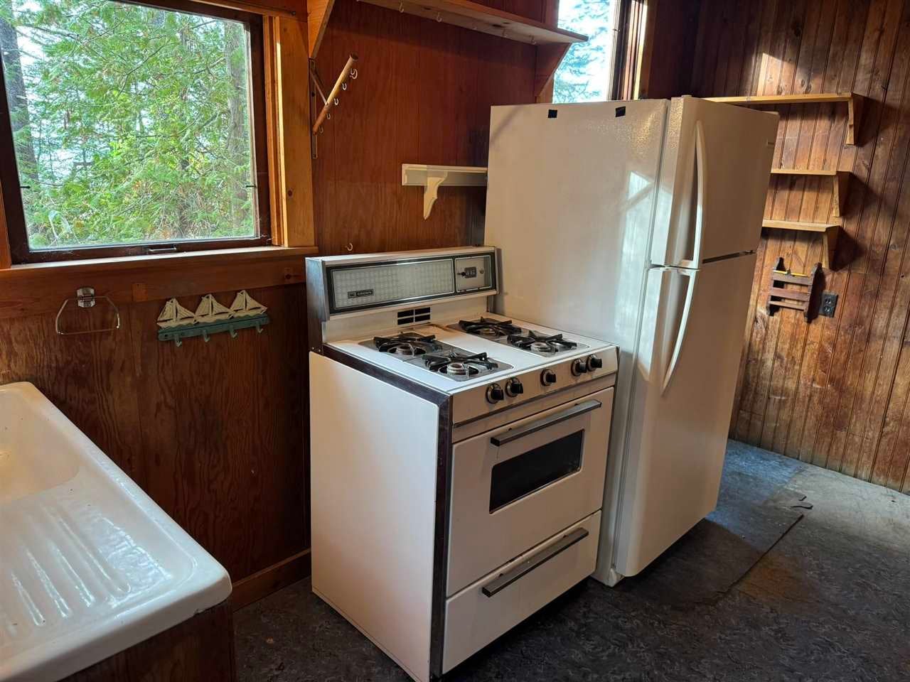 Mackinaw City, Michigan, 49701, United States, 3 Bedrooms Bedrooms, ,1 BathroomBathrooms,Residential,For Sale,1995953